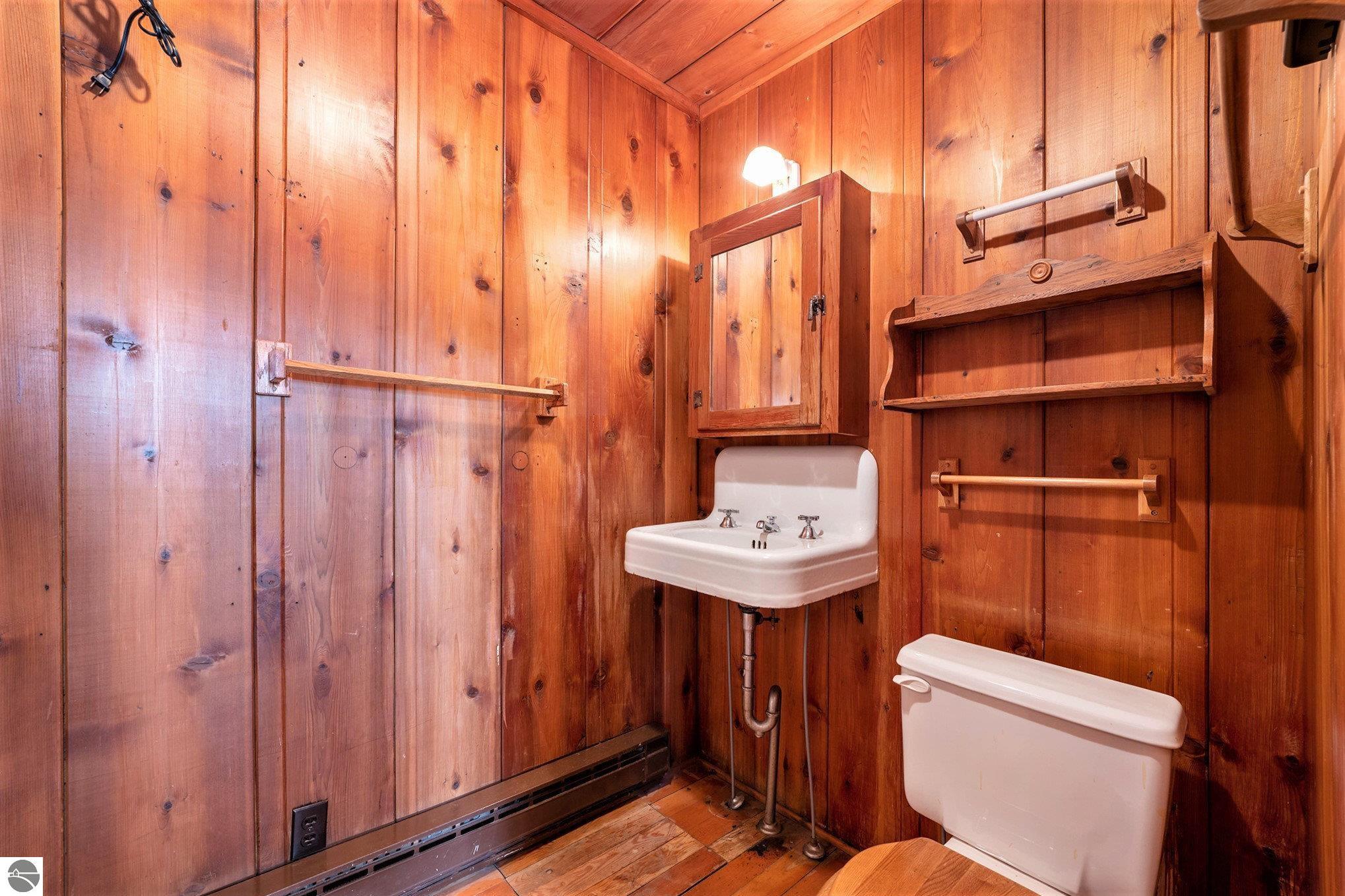 Frankfort, Michigan, 49635-9746, United States, 7 Bedrooms Bedrooms, ,5 BathroomsBathrooms,Residential,For Sale,1975140