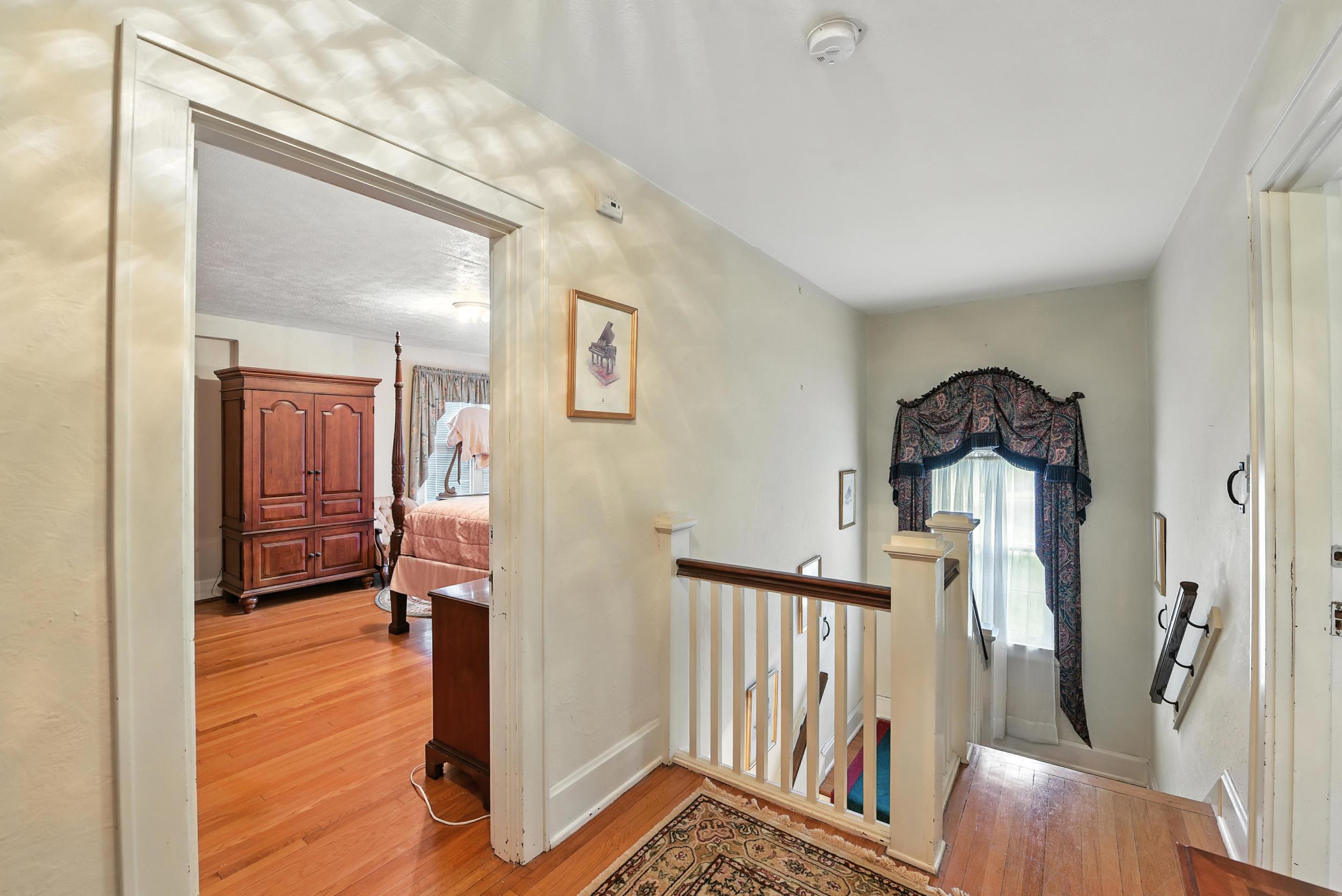 Fort Mitchell, Kentucky, 41017, United States, 3 Bedrooms Bedrooms, ,3 BathroomsBathrooms,Residential,For Sale,1901378
