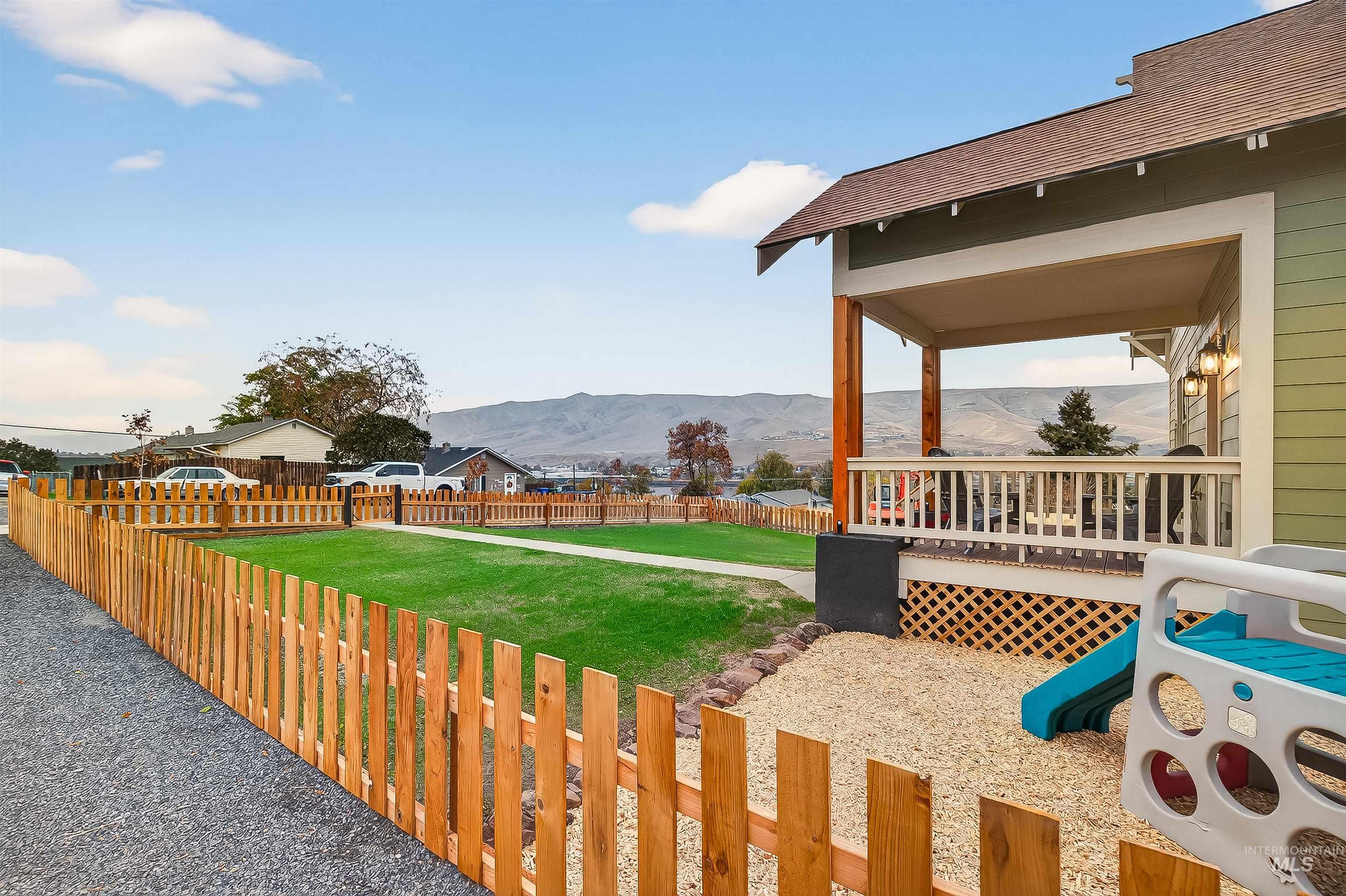 Lewiston, Idaho, 83501, United States, 5 Bedrooms Bedrooms, ,Residential,For Sale,1987812