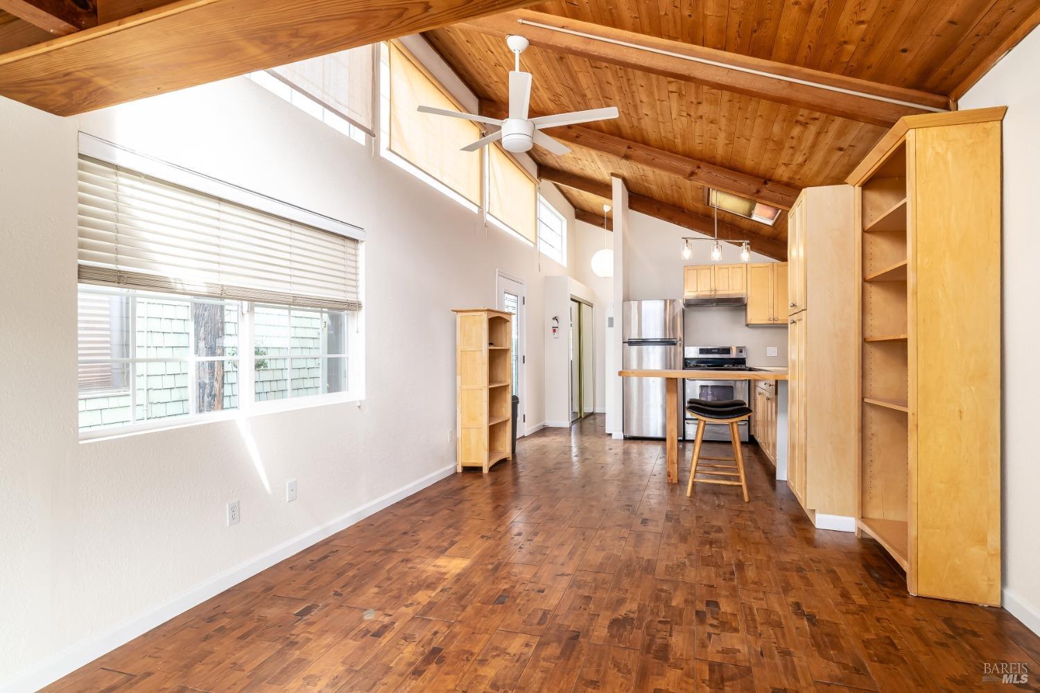 Sausalito, California, 94965, United States, 1 Bedroom Bedrooms, ,1 BathroomBathrooms,Residential,For Sale,1804395