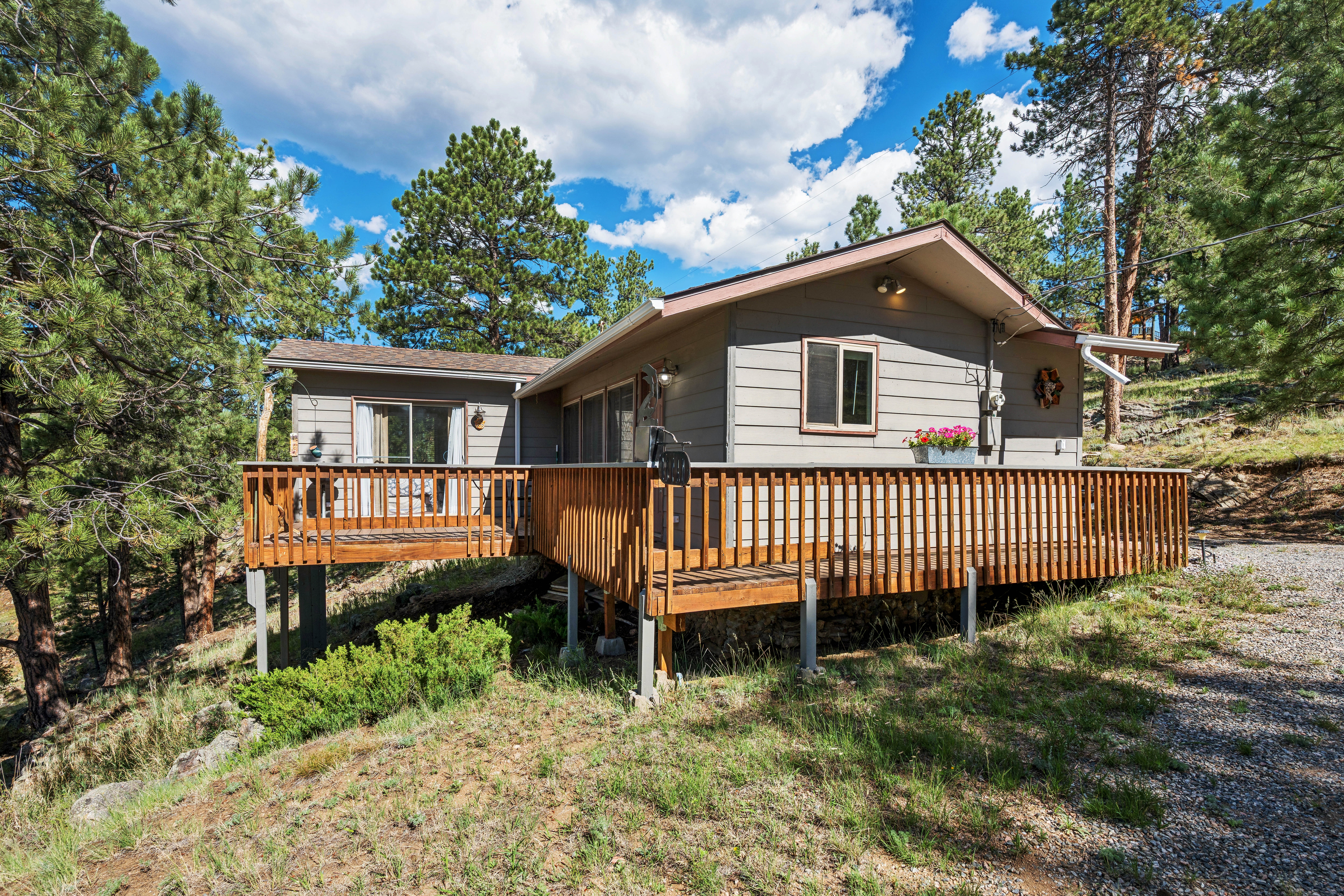  Rare Opportunity To Own Two Mountain Homes - 物件實景