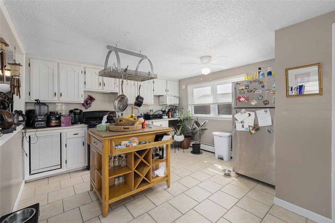 Cranston, Rhode Island, 02910, United States, 3 Bedrooms Bedrooms, ,3 BathroomsBathrooms,Residential,For Sale,1969292