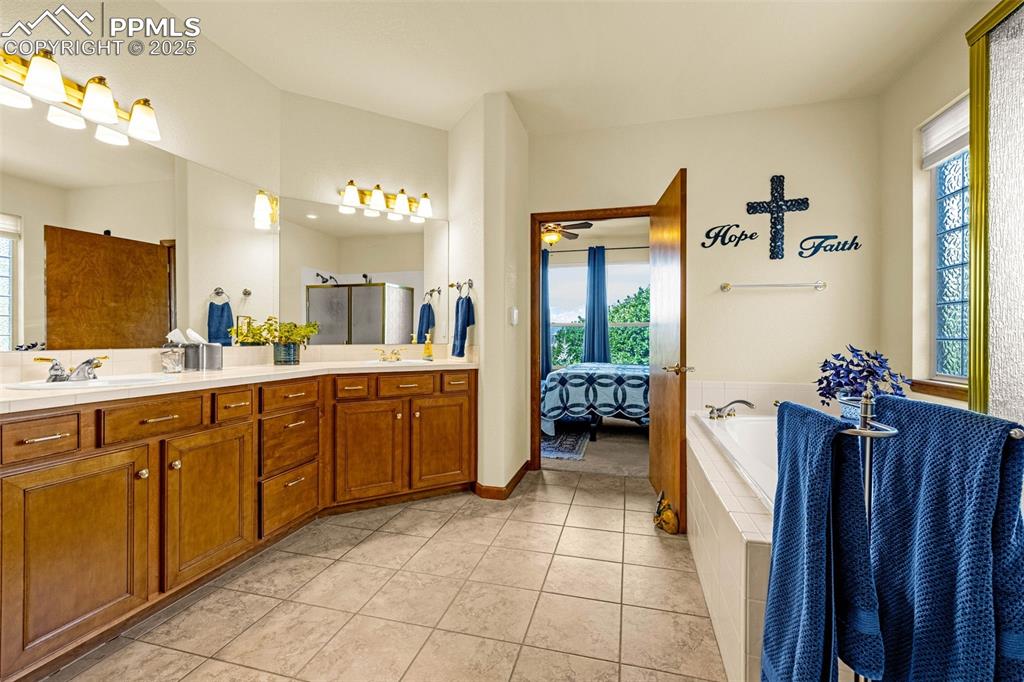 Colorado Springs, Colorado, 80921, United States, 3 Bedrooms Bedrooms, ,3 BathroomsBathrooms,Residential,For Sale,1947087