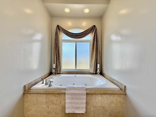 Lakeside, California, 92040, United States, 4 Bedrooms Bedrooms, ,4 BathroomsBathrooms,Residential,For Sale,1828721