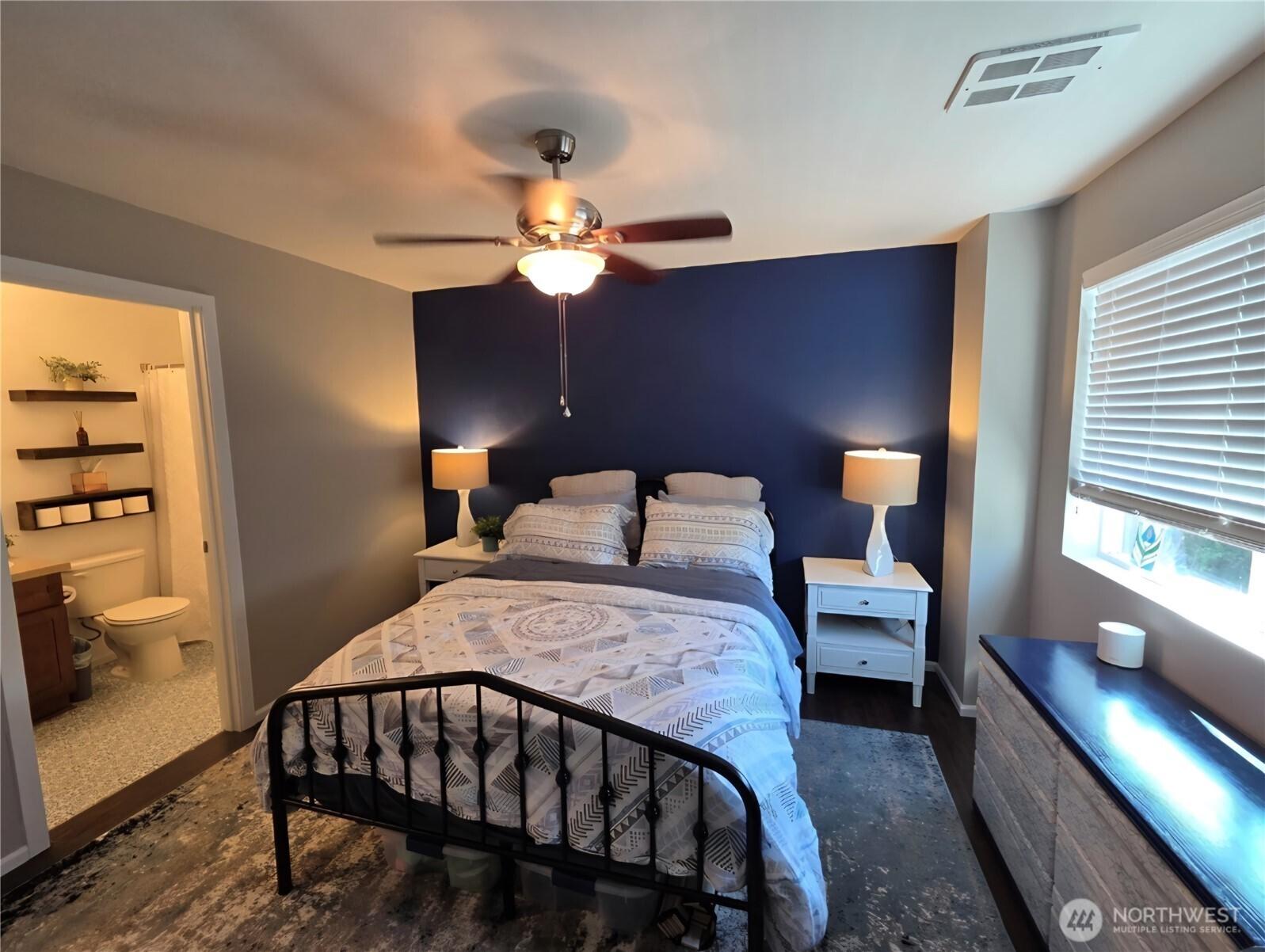 EVERETT, Washington, 98208, United States, 2 Bedrooms Bedrooms, ,3 BathroomsBathrooms,Residential,For Sale,1948588