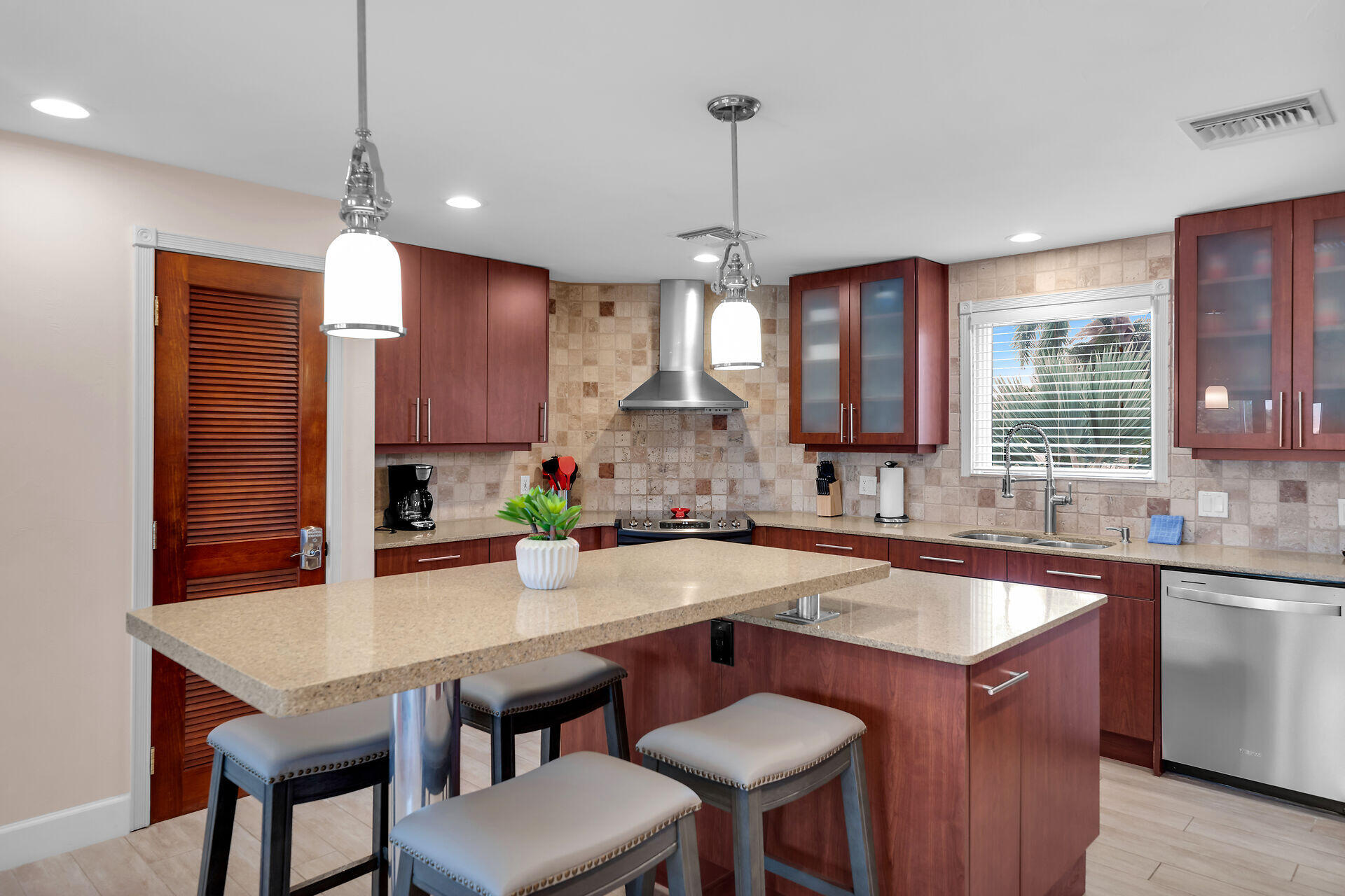 MARATHON, Florida, 33050, United States, 5 Bedrooms Bedrooms, ,3 BathroomsBathrooms,Residential,For Sale,1691478