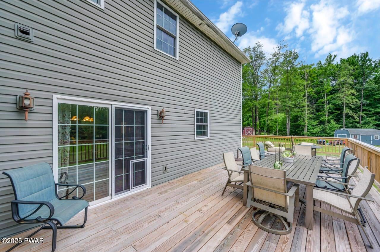 Honesdale, Pennsylvania, 18431, United States, 5 Bedrooms Bedrooms, ,4 BathroomsBathrooms,Residential,For Sale,1973688