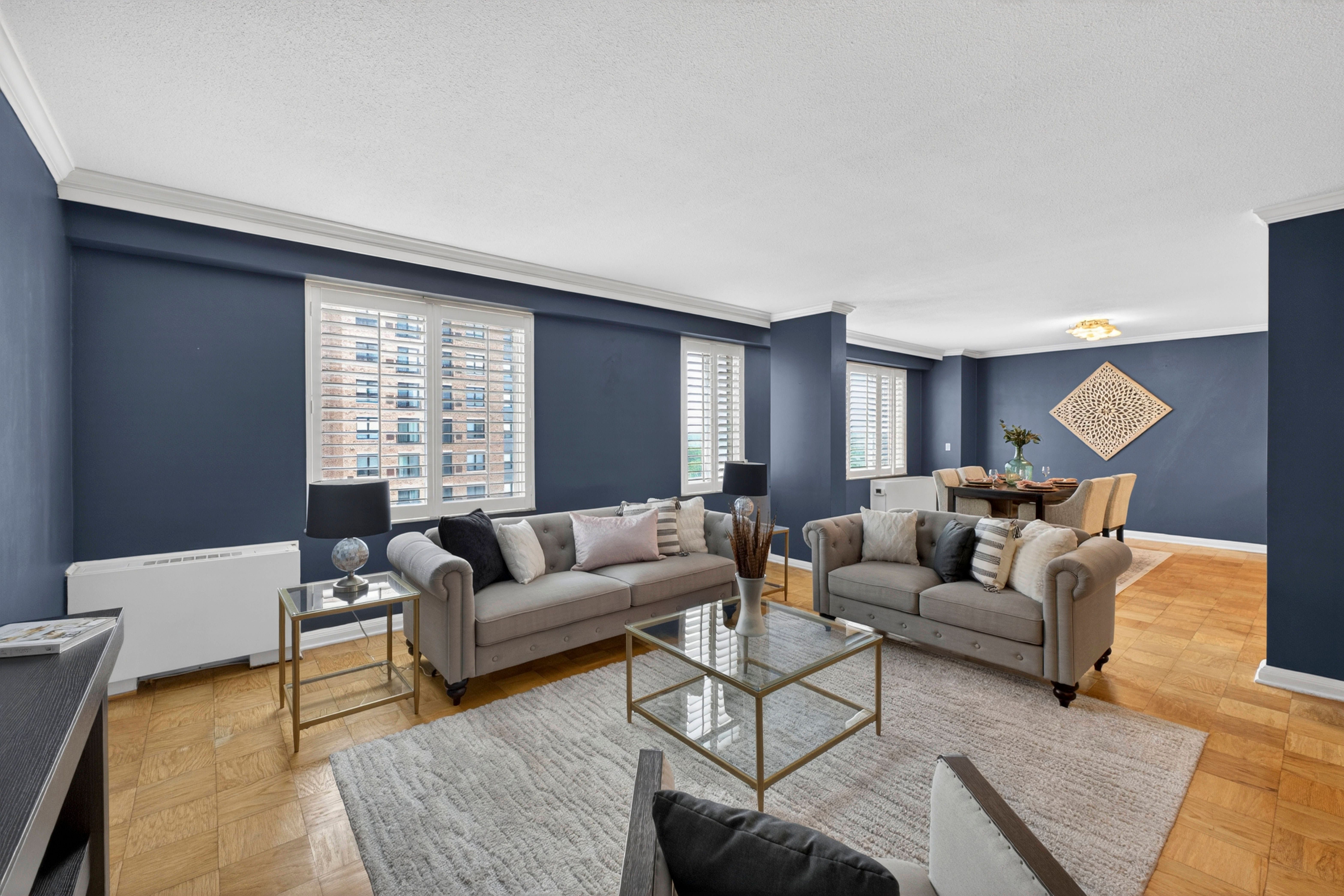  Enter a Light-Filled Corner Unit with Stunning Eastern and Southern Views - 物件實景
