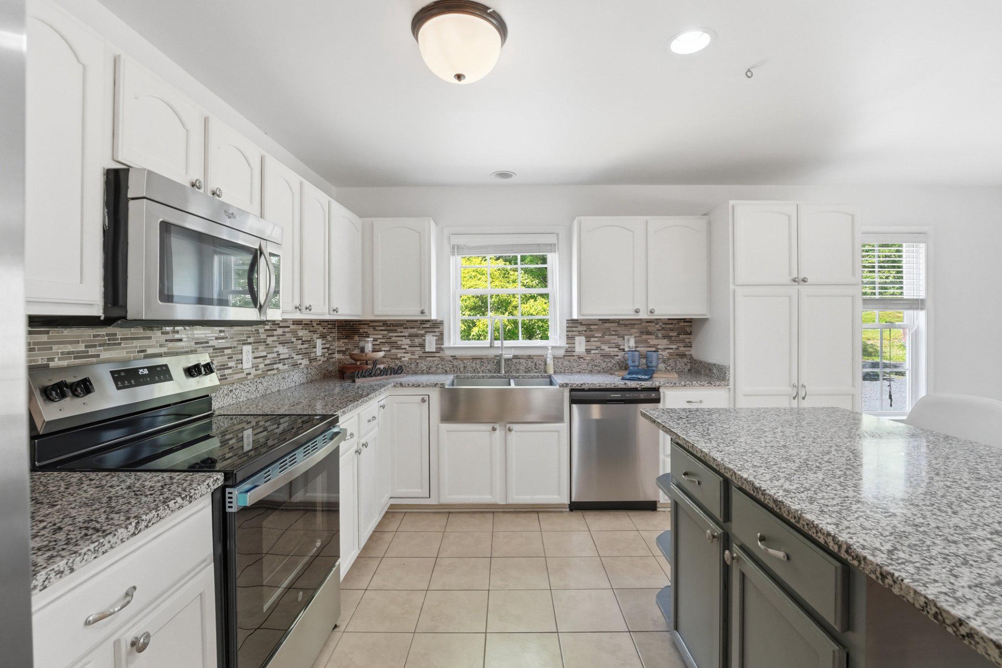 Locust Dale, Virginia, 22948, United States, 3 Bedrooms Bedrooms, ,4 BathroomsBathrooms,Residential,For Sale,1996627