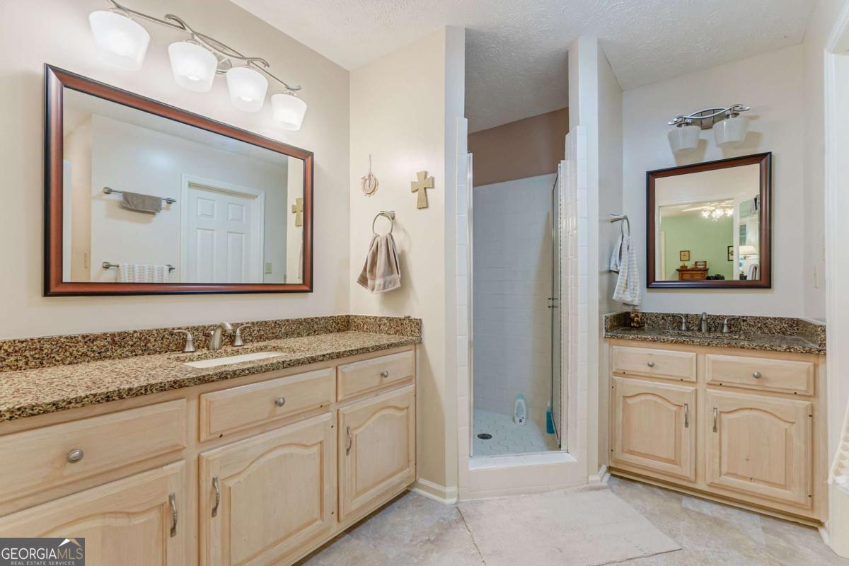 Comer, Georgia, 30629, United States, 5 Bedrooms Bedrooms, ,3 BathroomsBathrooms,Residential,For Sale,1991082