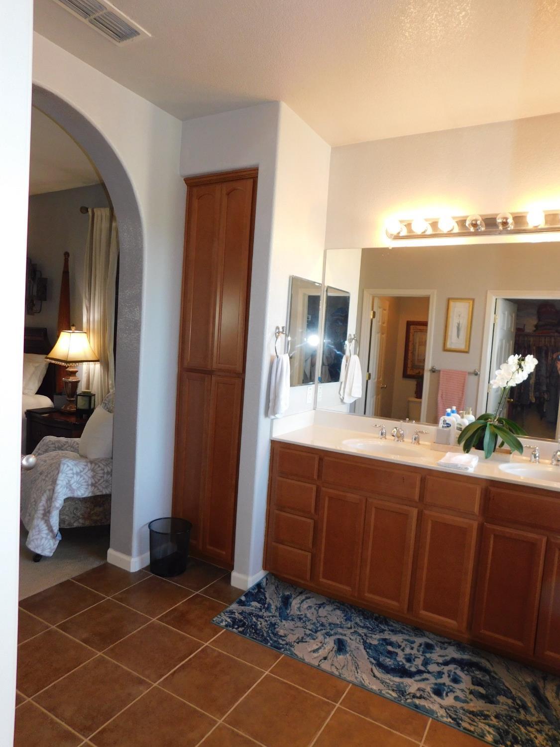 Stockton, California, 95205, United States, 5 Bedrooms Bedrooms, ,3 BathroomsBathrooms,Residential,For Sale,1935590