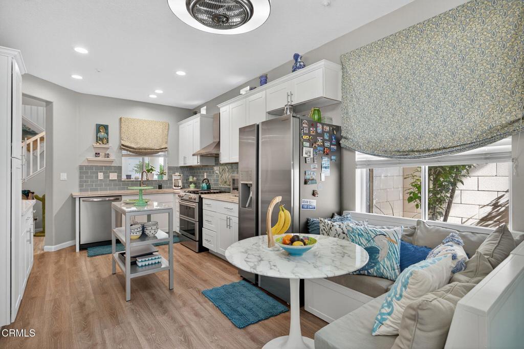 Moorpark, California, 93021, United States, 2 Bedrooms Bedrooms, ,3 BathroomsBathrooms,Residential,For Sale,1989466