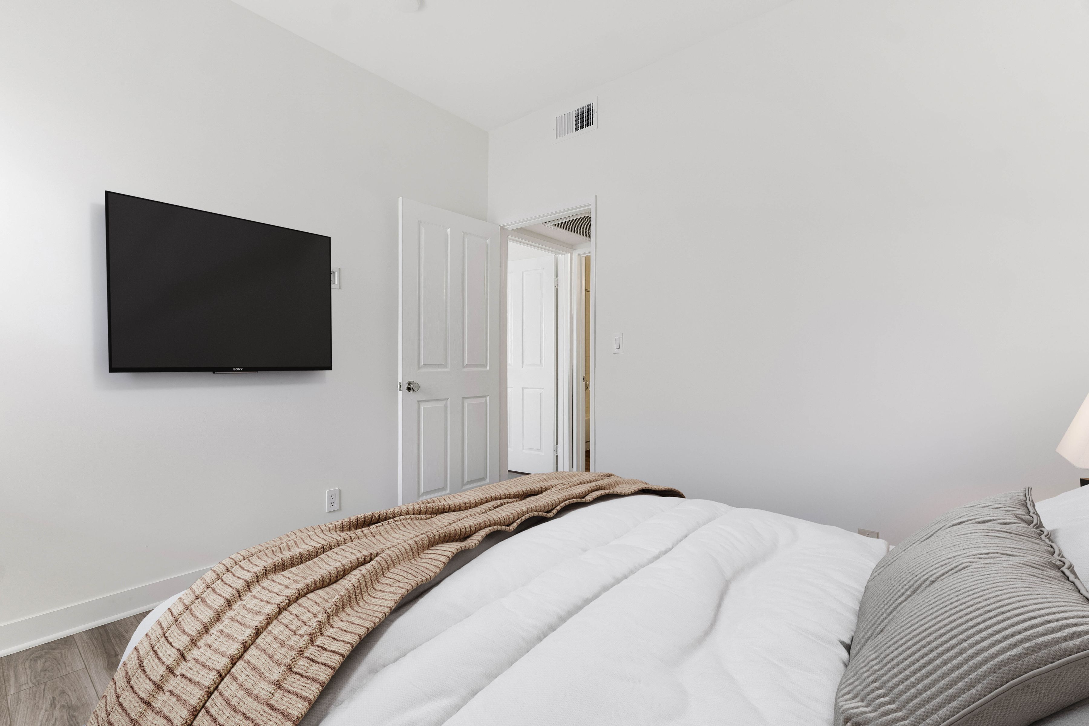  2550 S Centinela Avenue #106 - 物件實景
