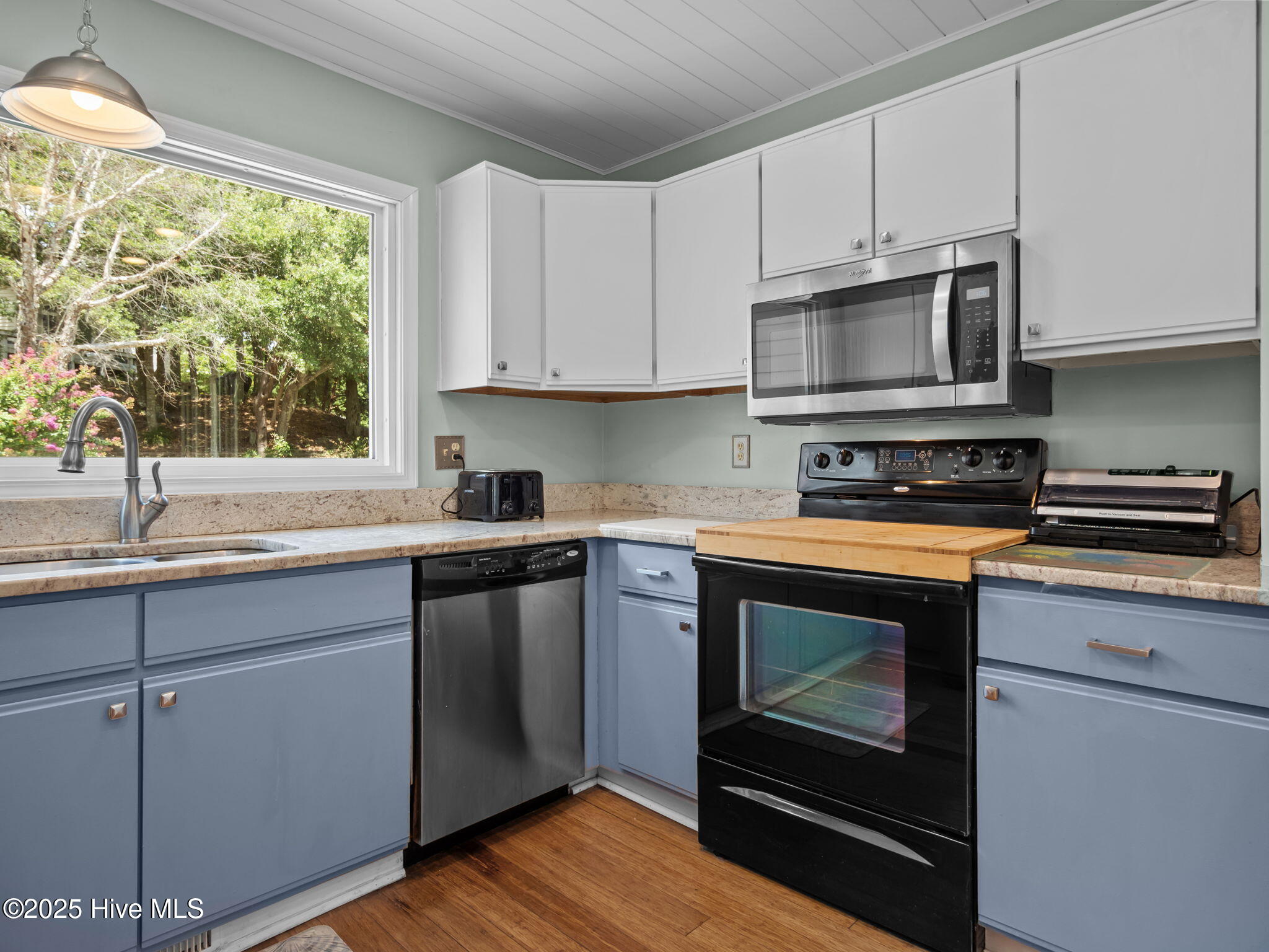 Emerald Isle, North Carolina, 28594, United States, 3 Bedrooms Bedrooms, ,3 BathroomsBathrooms,Residential,For Sale,1931635