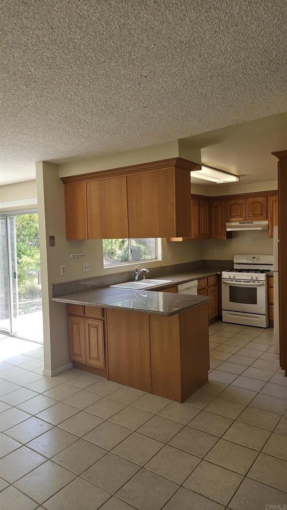 Oceanside, California, 92056, United States, 3 Bedrooms Bedrooms, ,2 BathroomsBathrooms,Residential,For Sale,1862541