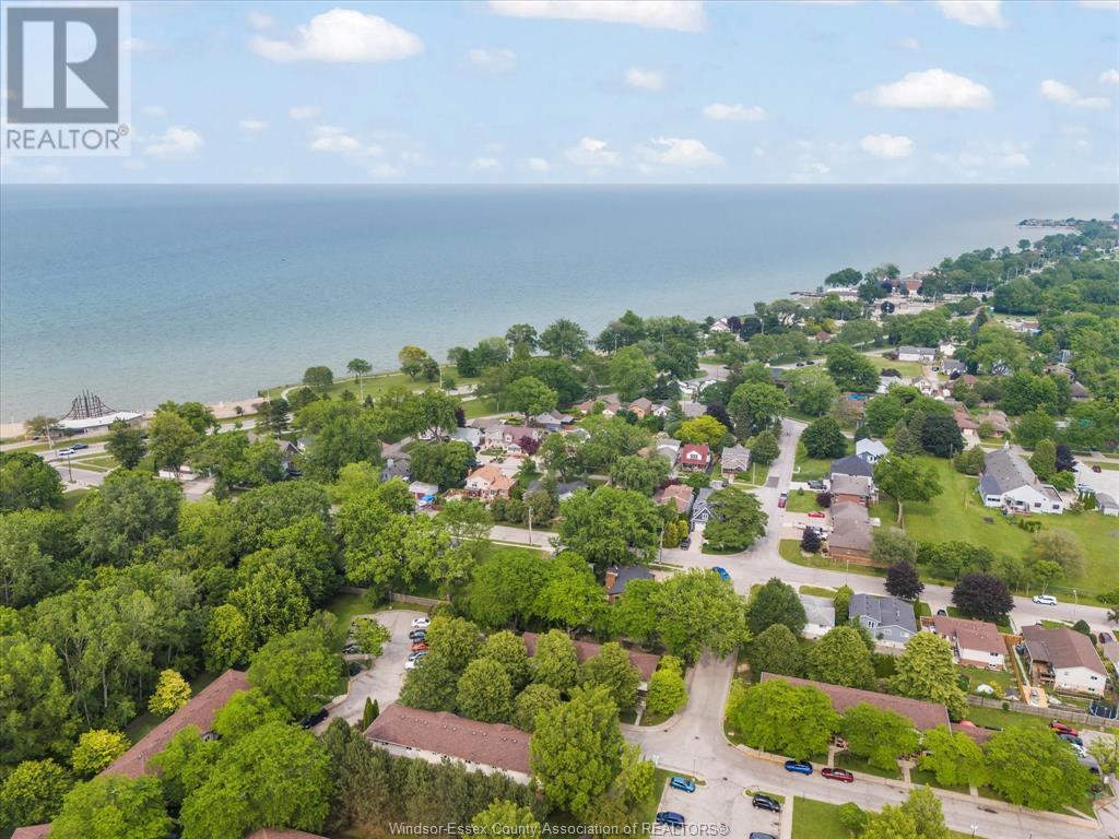 WINDSOR, Ontario, N8P 1C1, CA, 3 Bedrooms Bedrooms, ,2 BathroomsBathrooms,Residential,For Sale,1882295