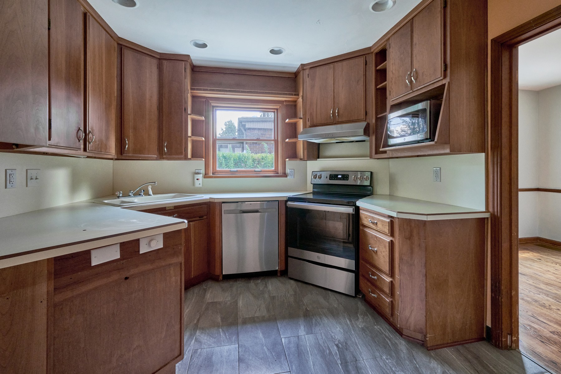  Four Bedroom Brick Cottage in Historic Butler-Tarkington - 物件實景