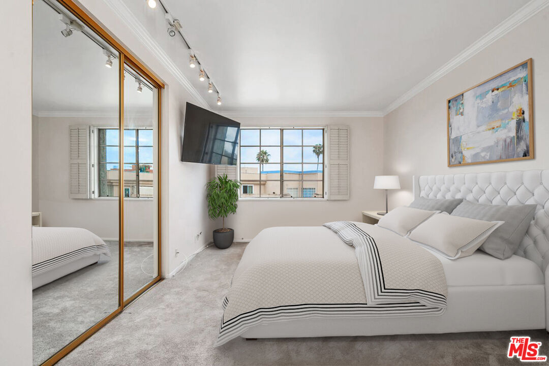 Los Angeles, California, 90024, United States, 2 Bedrooms Bedrooms, ,2 BathroomsBathrooms,Residential,For Sale,1876383