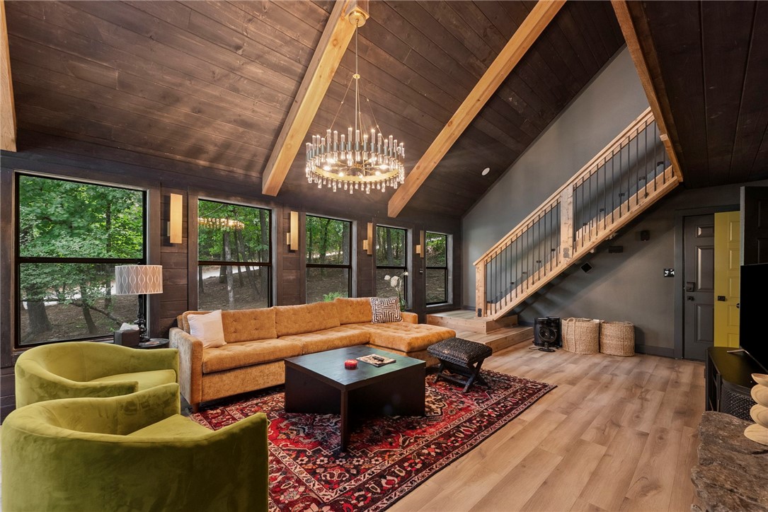 Fayetteville, Arkansas, 72703, United States, 2 Bedrooms Bedrooms, ,3 BathroomsBathrooms,Residential,For Sale,1846597