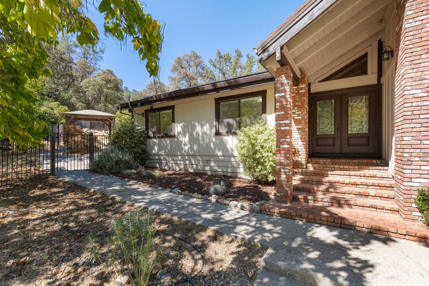 Grass Valley, California, 95949, United States, 3 Bedrooms Bedrooms, ,3 BathroomsBathrooms,Residential,For Sale,1983094