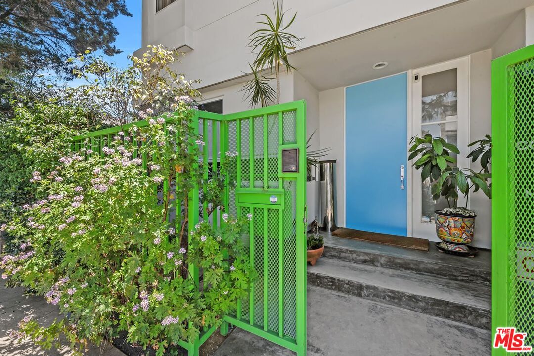 Venice, California, 90291, United States, 4 Bedrooms Bedrooms, ,4 BathroomsBathrooms,Residential,For Sale,1926607