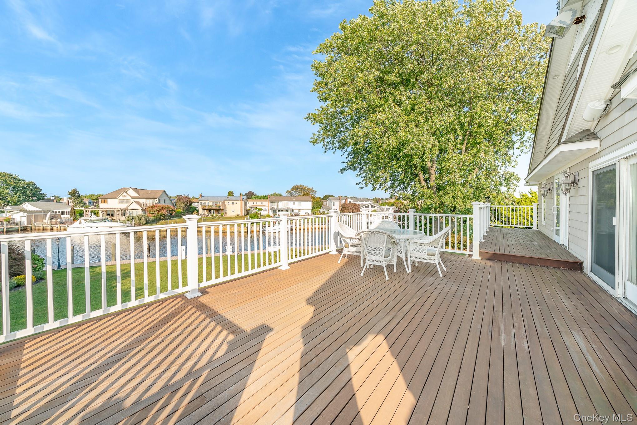 West Islip, New York, 11795, United States, 5 Bedrooms Bedrooms, ,5 BathroomsBathrooms,Residential,For Sale,1943882