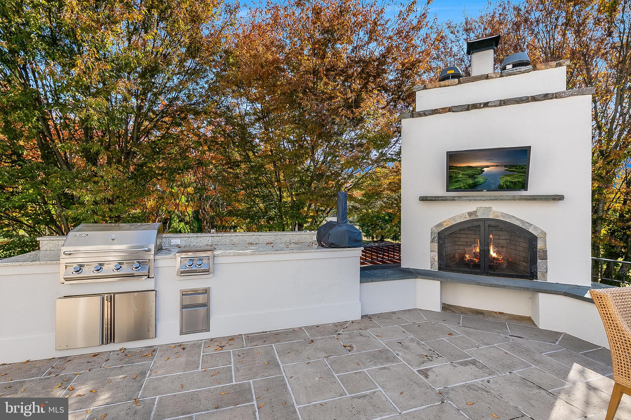 Aldie, Virginia, 20105, United States, 5 Bedrooms Bedrooms, ,7 BathroomsBathrooms,Residential,For Sale,1980828