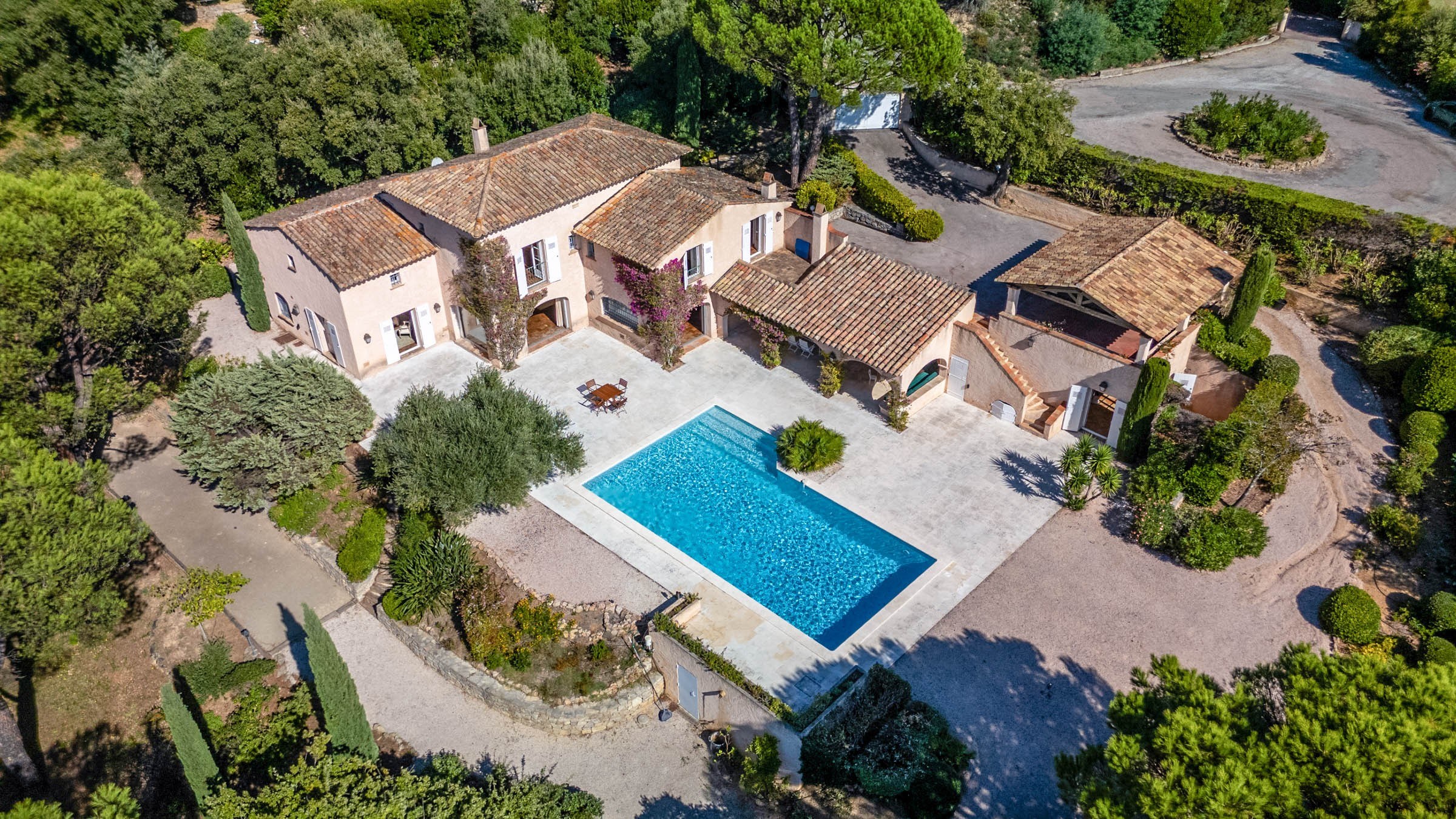  Provençal villa with pool for sale in Grimaud, near Guerrevieille beach - 物件實景