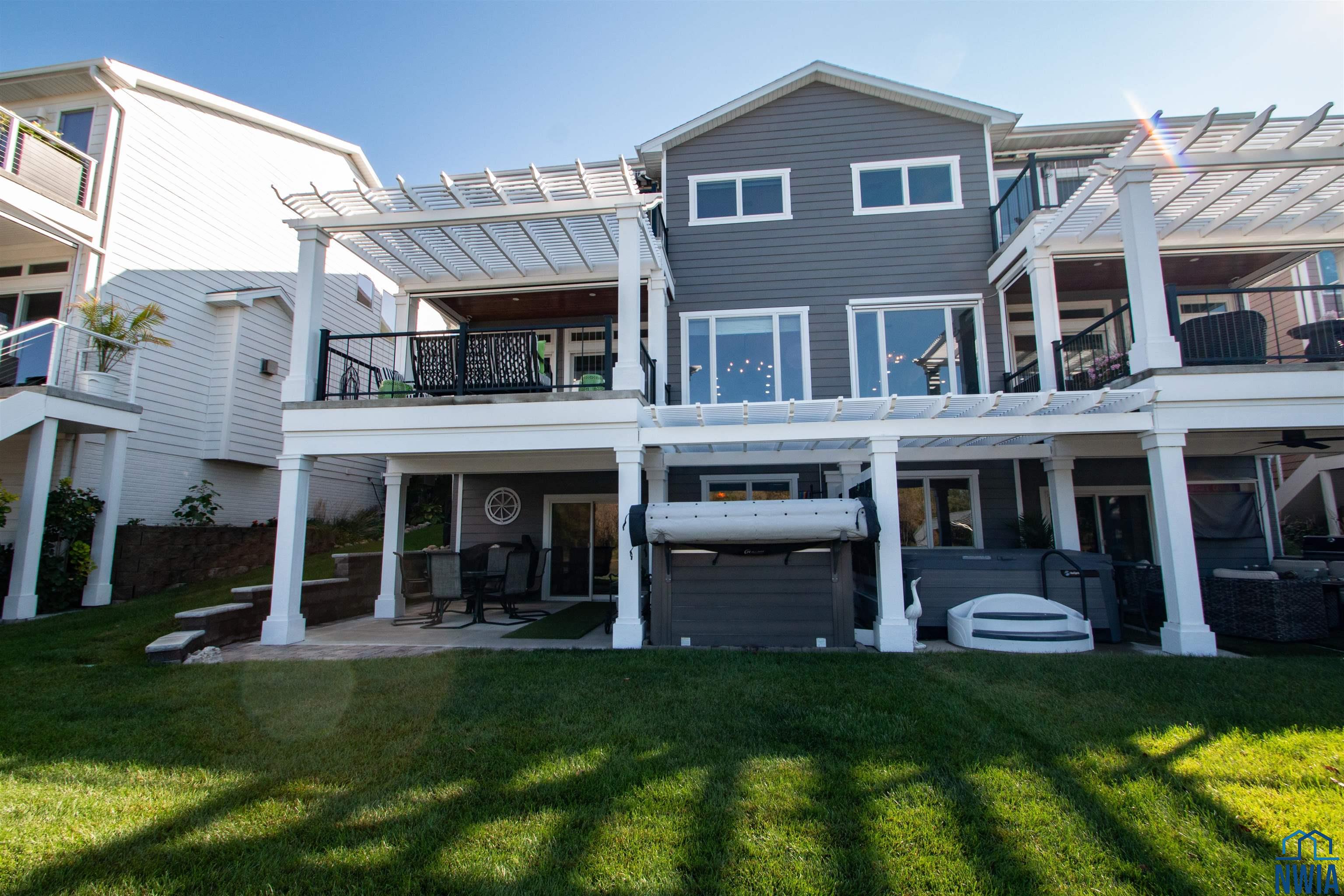 McCook Lake, South Dakota, 57049, United States, 3 Bedrooms Bedrooms, ,4 BathroomsBathrooms,Residential,For Sale,1974954