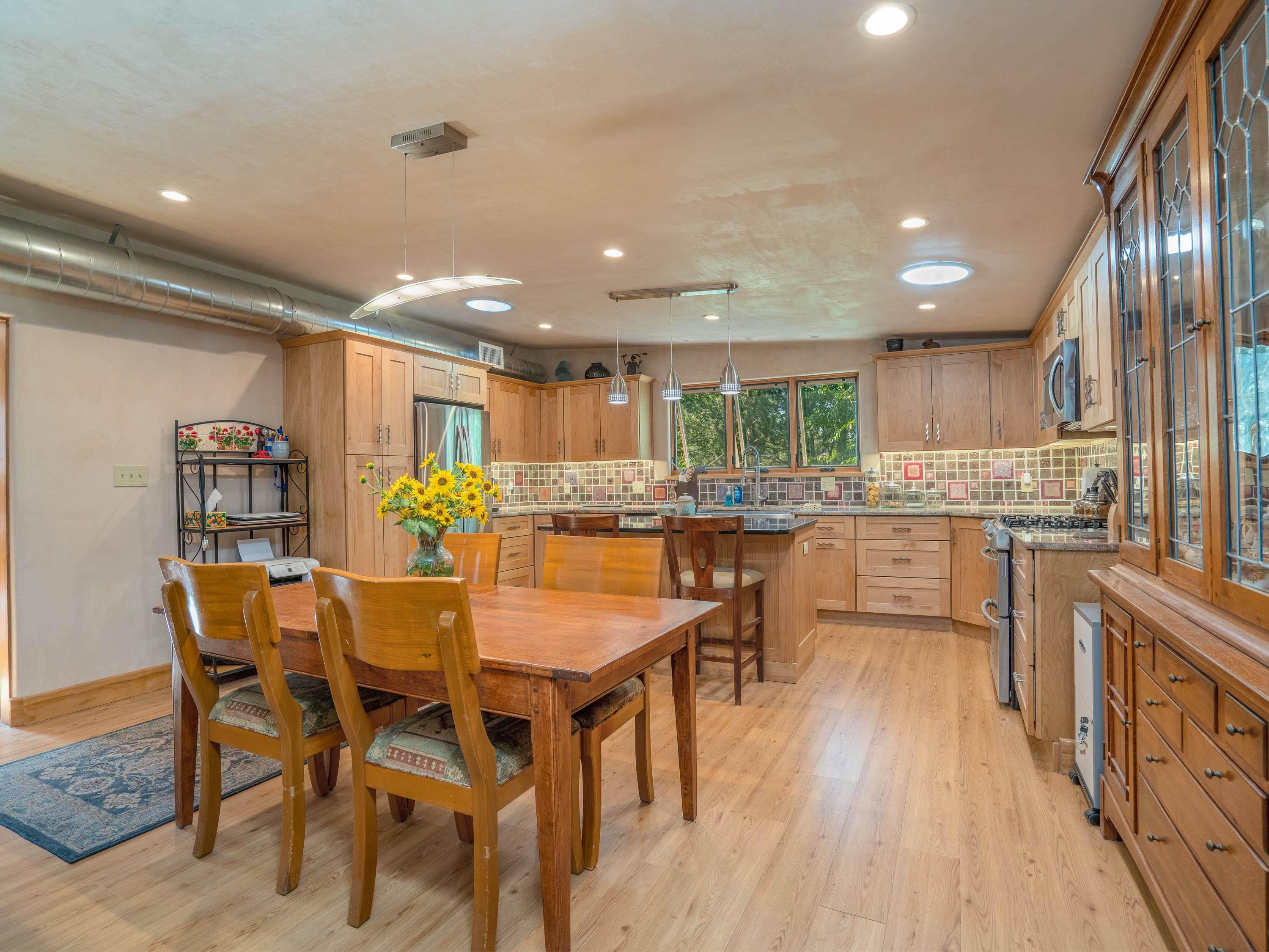 128 Las Cruces, Taos, New Mexico, 87571, United States, 2 Bedrooms Bedrooms, ,2 BathroomsBathrooms,Residential,For Sale,128 Las Cruces,1629727