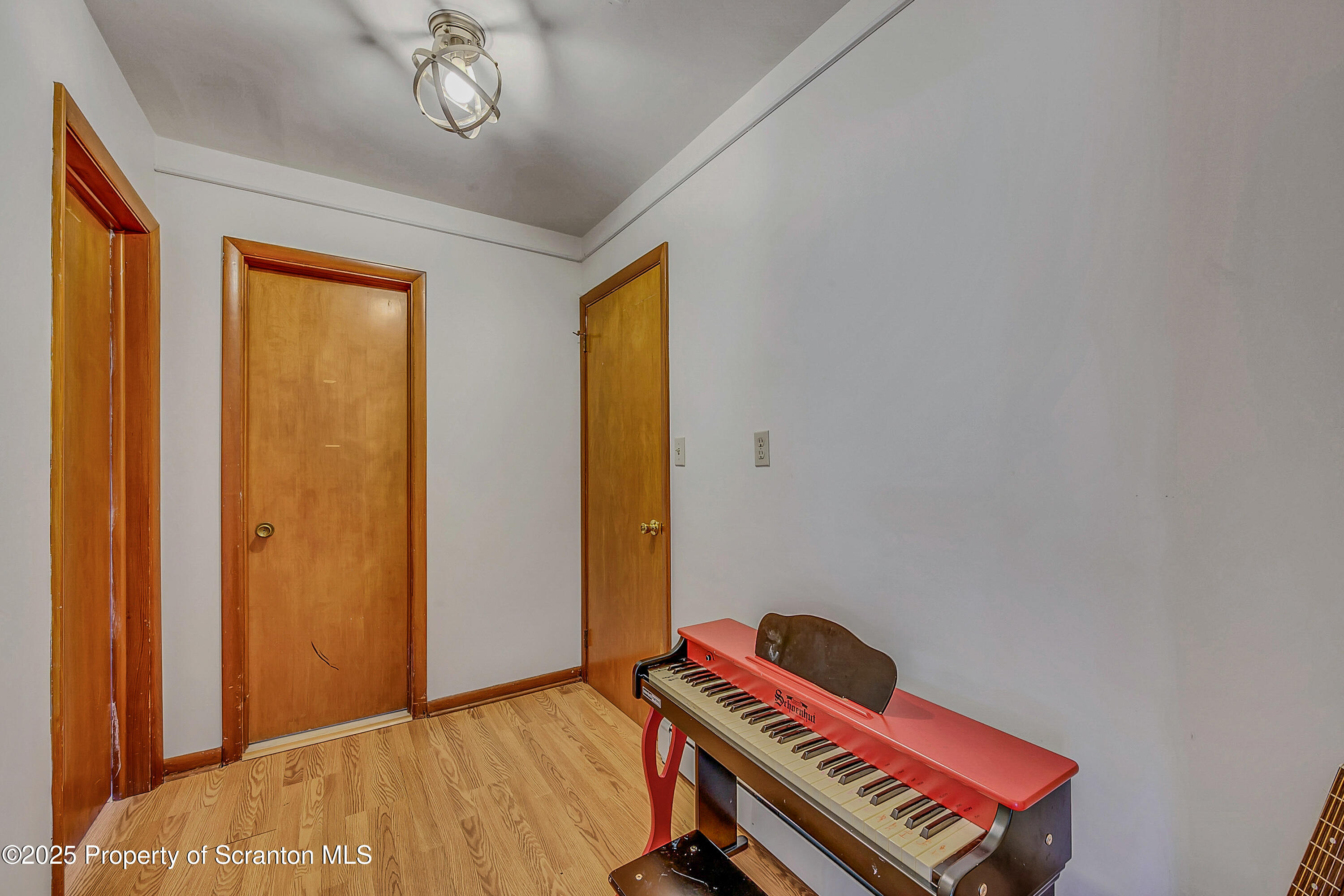 Clarks Summit, Pennsylvania, 18411, United States, 5 Bedrooms Bedrooms, ,4 BathroomsBathrooms,Residential,For Sale,1971485