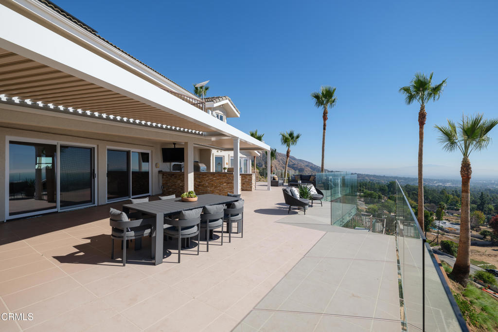 Altadena, California, 91001, United States, 5 Bedrooms Bedrooms, ,6 BathroomsBathrooms,Residential,For Sale,1989048