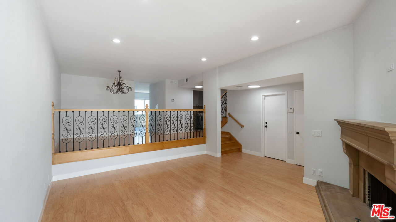Pacific Palisades, California, 90272, United States, 2 Bedrooms Bedrooms, ,3 BathroomsBathrooms,Residential,For Sale,1950825