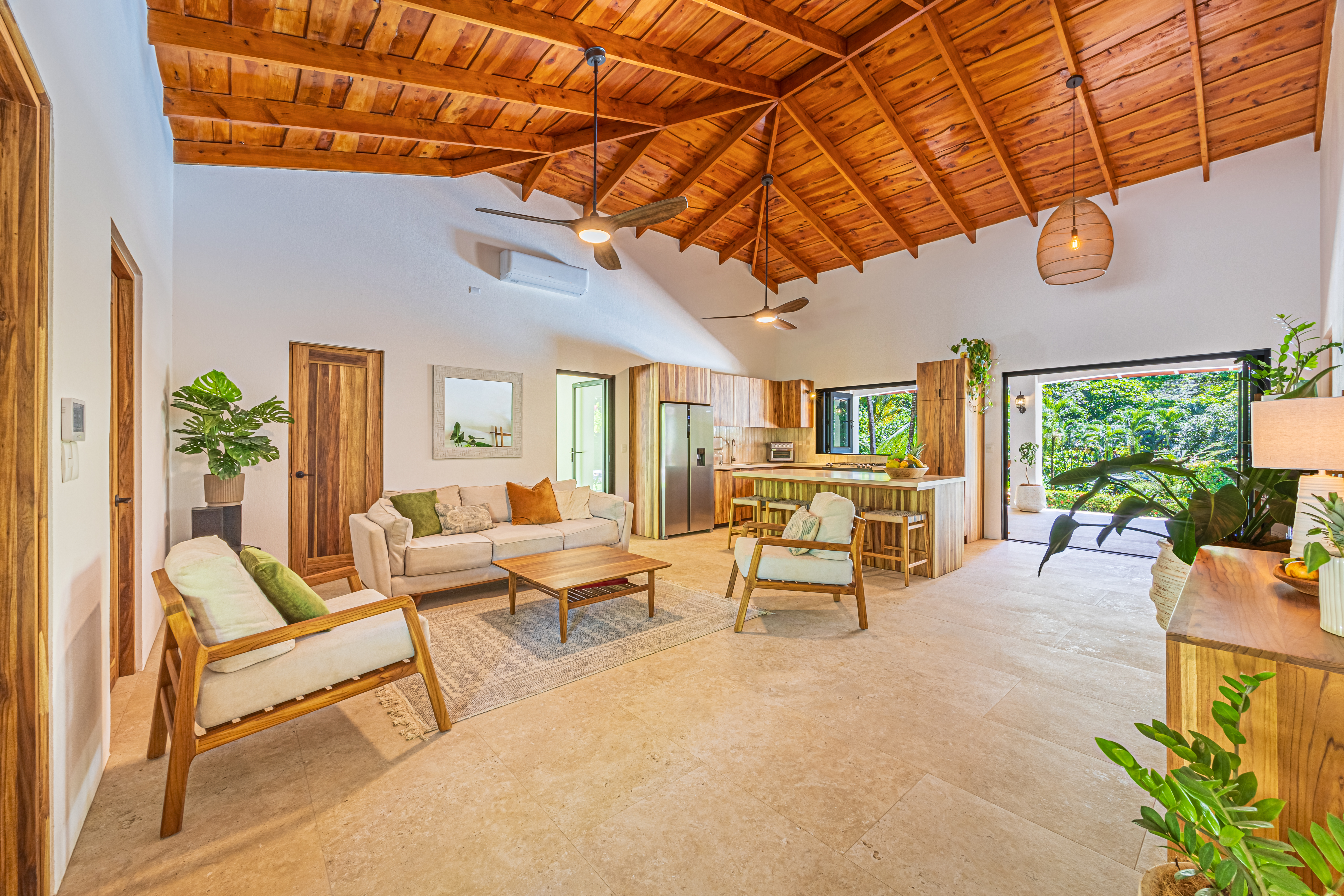 Ojochal, Puntarenas, CR, 4 Bedrooms Bedrooms, ,2 BathroomsBathrooms,Residential,For Sale,1721935