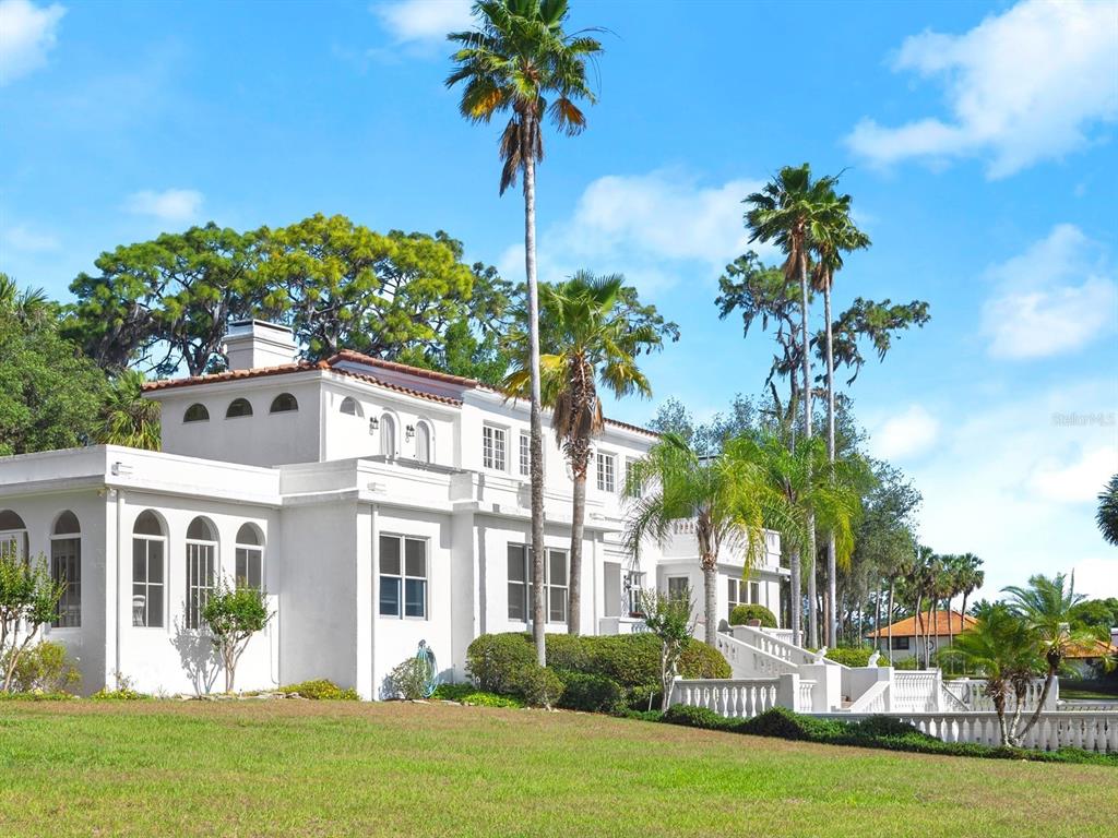 Eustis, Florida, 32736, United States, 6 Bedrooms Bedrooms, ,6 BathroomsBathrooms,Residential,For Sale,1805278