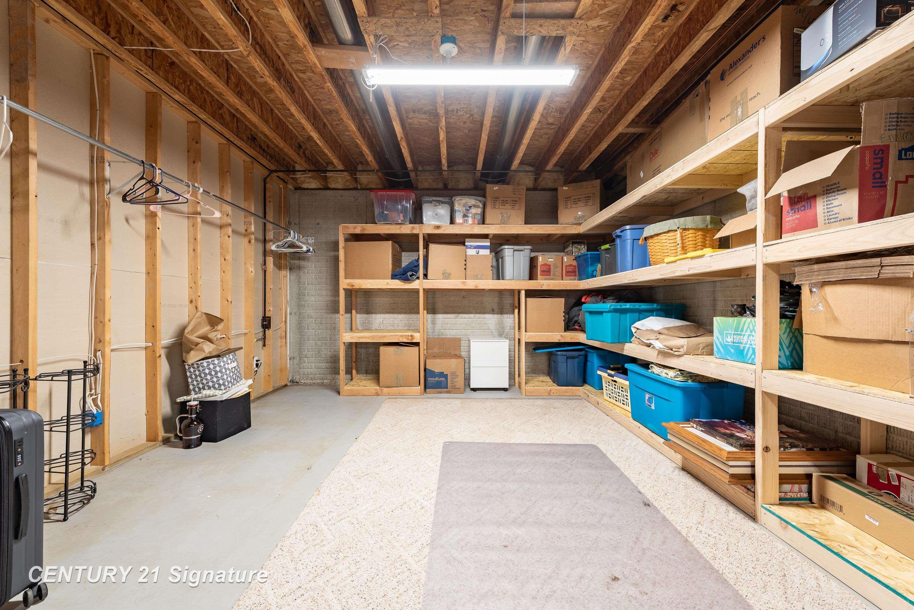 Midland, Michigan, 48642, United States, 4 Bedrooms Bedrooms, ,4 BathroomsBathrooms,Residential,For Sale,1981161