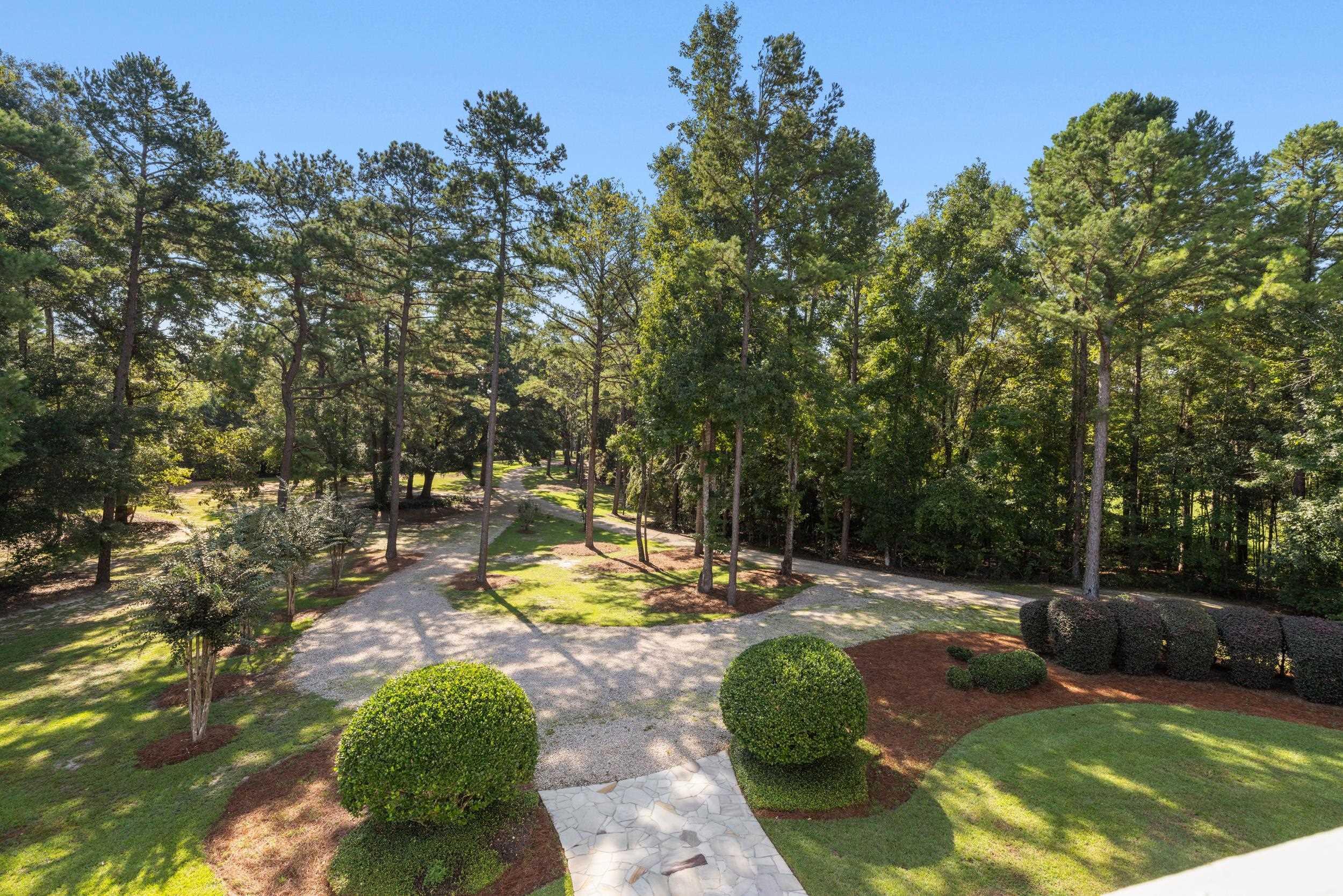 Tallahassee, Florida, 32312, United States, 4 Bedrooms Bedrooms, ,6 BathroomsBathrooms,Residential,For Sale,1846572