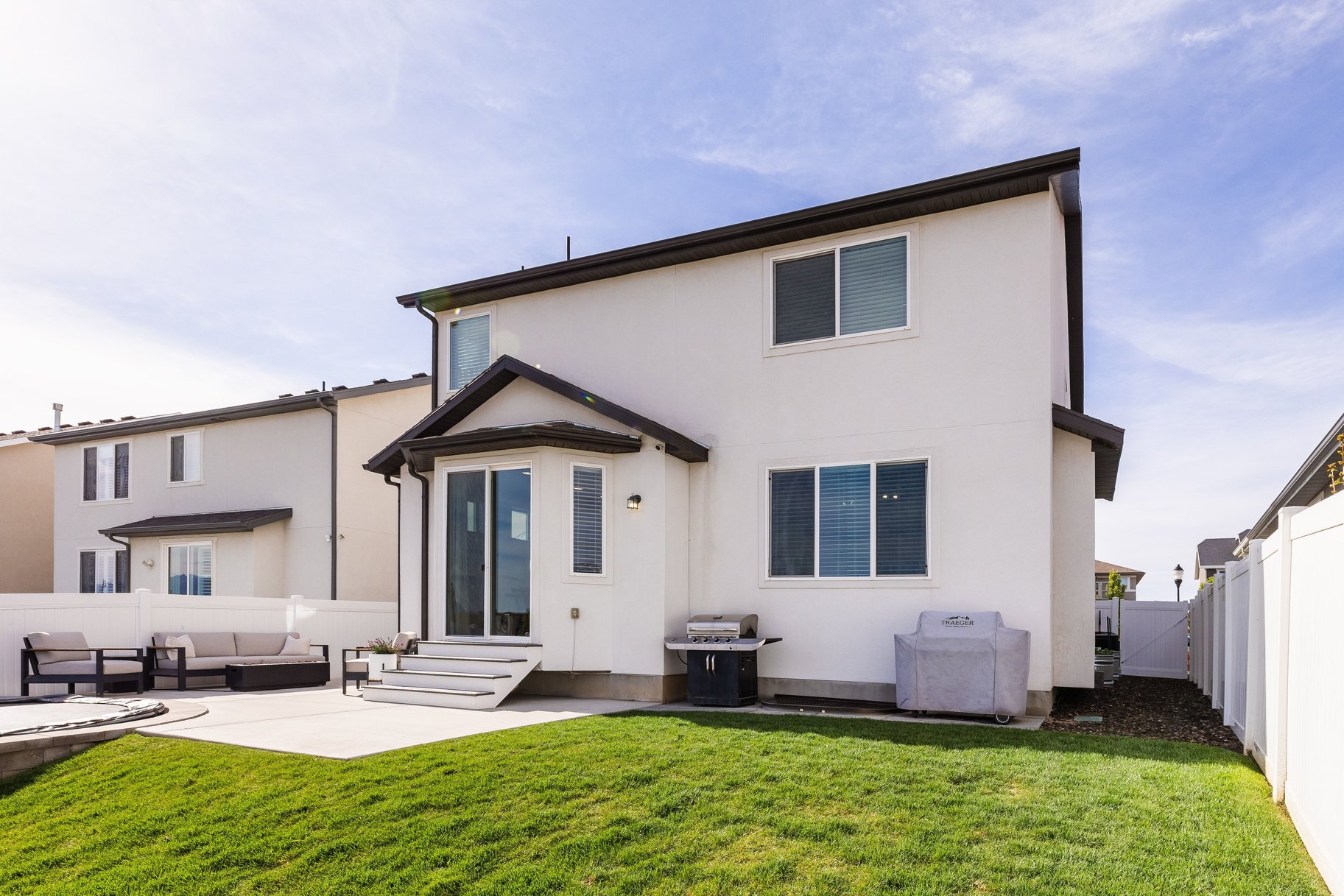  Bright Luxury 5-Bed Home w/ Office, Loft, Finished Basement & Views - 物件實景