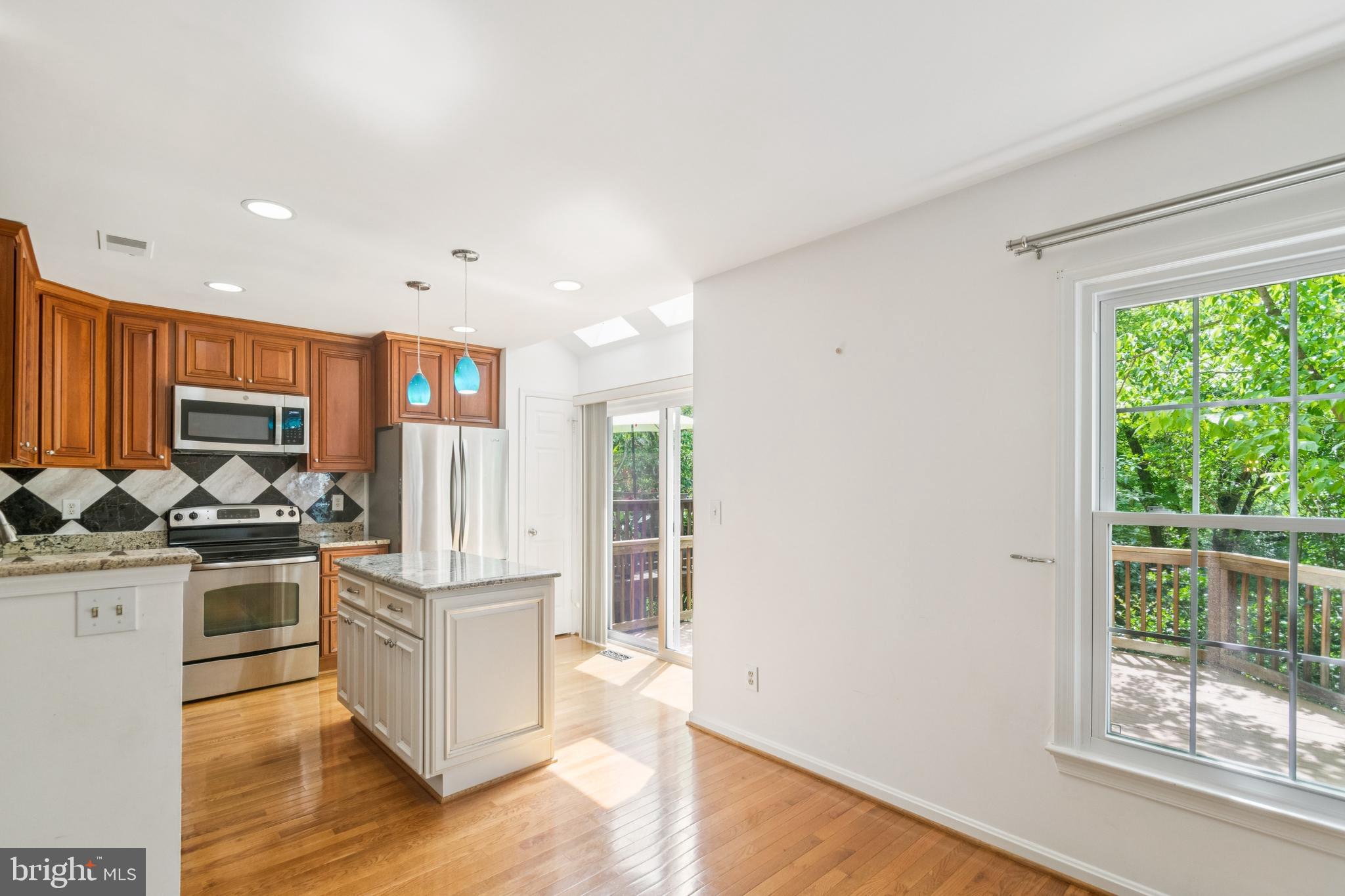 North Potomac, Maryland, 20878, United States, 3 Bedrooms Bedrooms, ,4 BathroomsBathrooms,Residential,For Sale,1923950