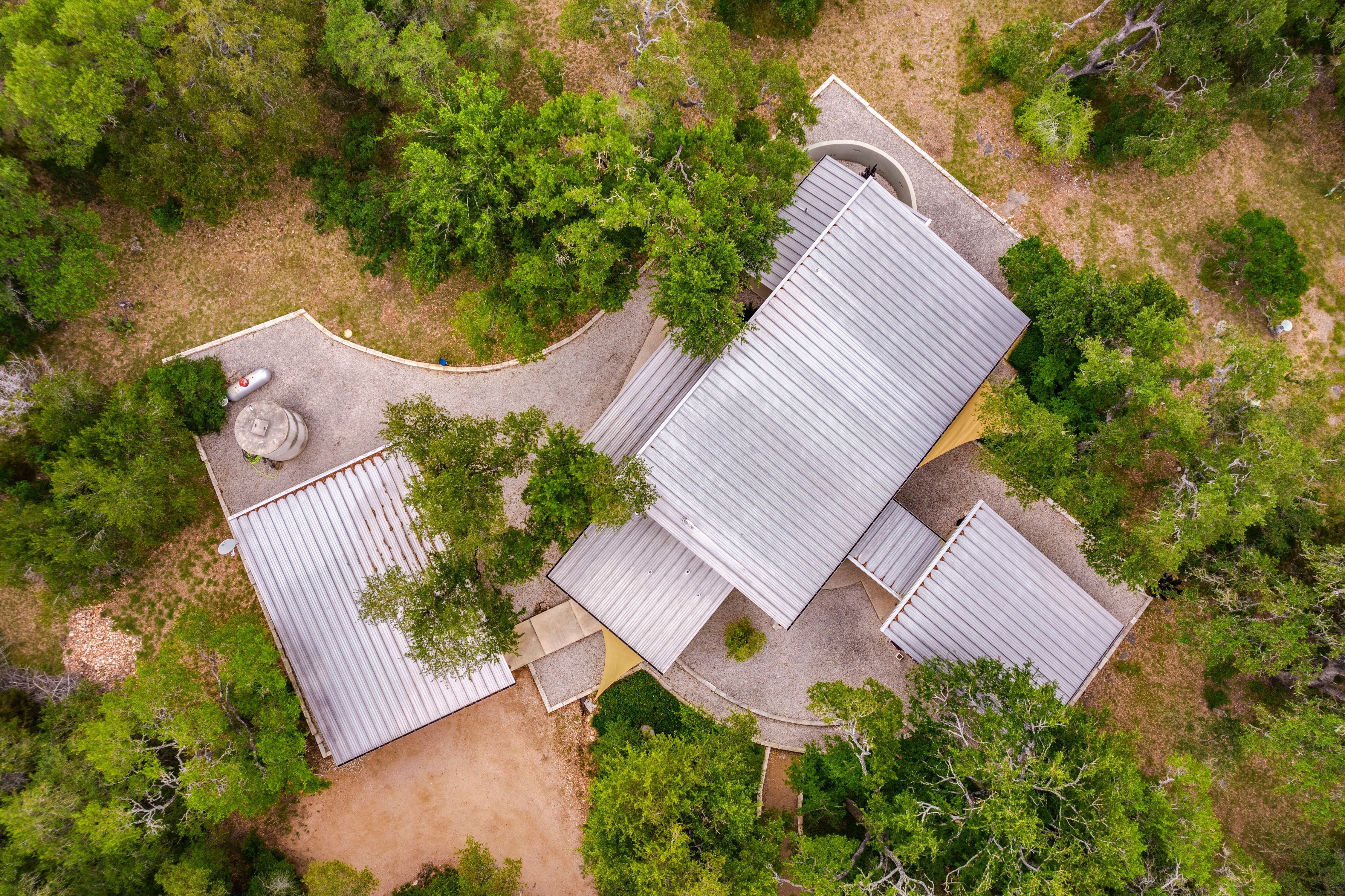  A Modern Hill Country Retreat on 5 Lush Acres - 物件實景