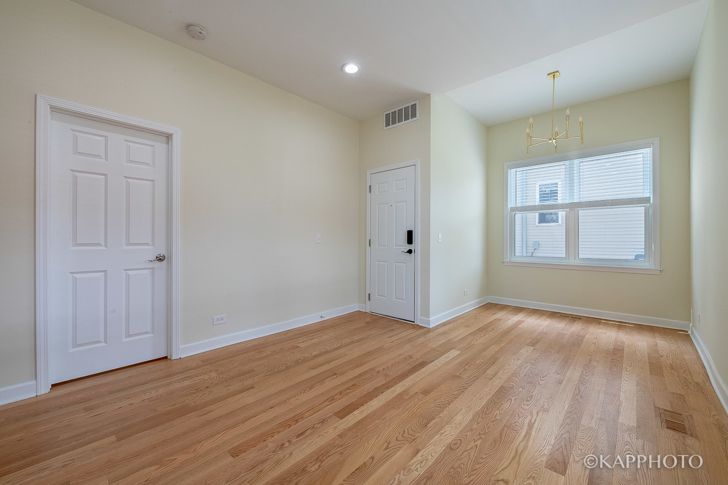 Chicago, Illinois, 60618, United States, 9 Bedrooms Bedrooms, ,Residential,For Sale,1977178