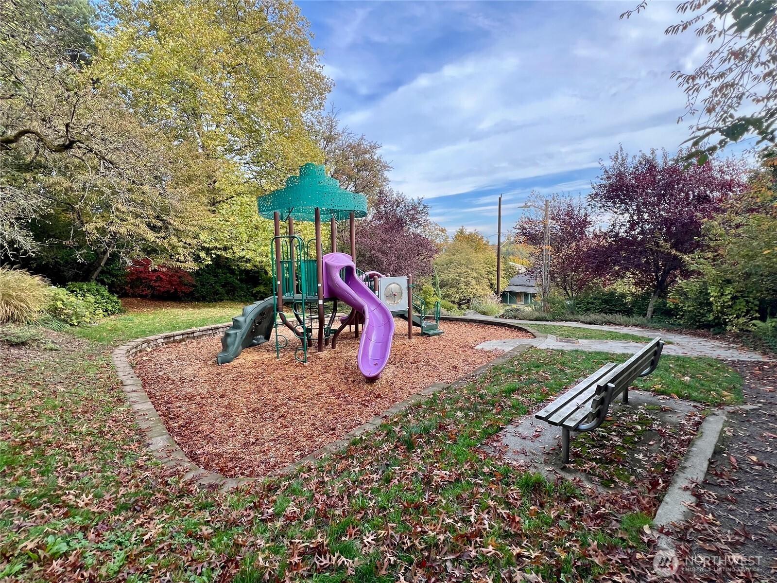 SEATTLE, Washington, 98122, United States, 3 Bedrooms Bedrooms, ,2 BathroomsBathrooms,Residential,For Sale,1987926