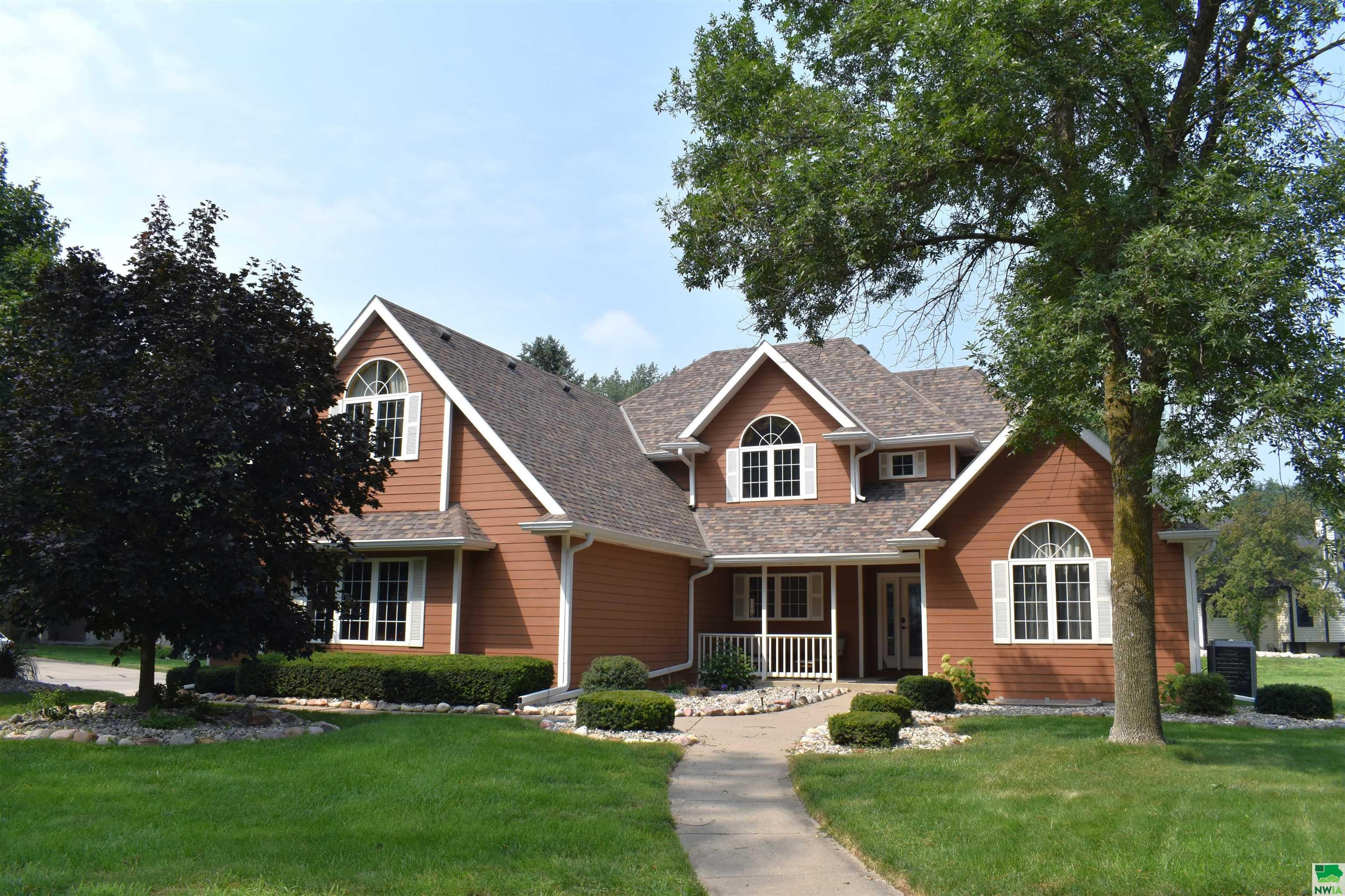 Dakota Dunes, South Dakota, 57049, United States, 5 Bedrooms Bedrooms, ,4 BathroomsBathrooms,Residential,For Sale,1928249