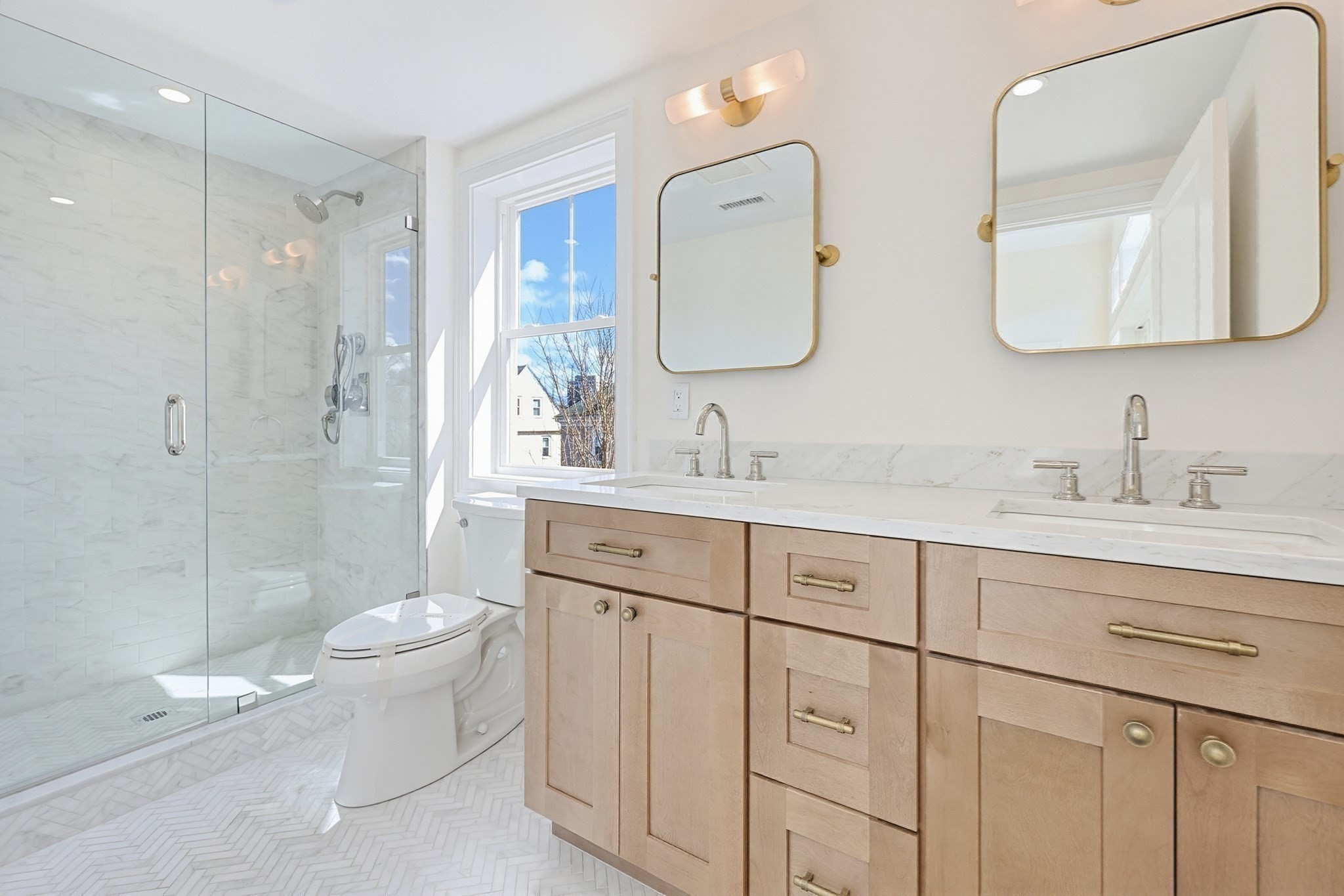 Brighton, Massachusetts, 02135, United States, 4 Bedrooms Bedrooms, ,4 BathroomsBathrooms,Residential,For Sale,2030744