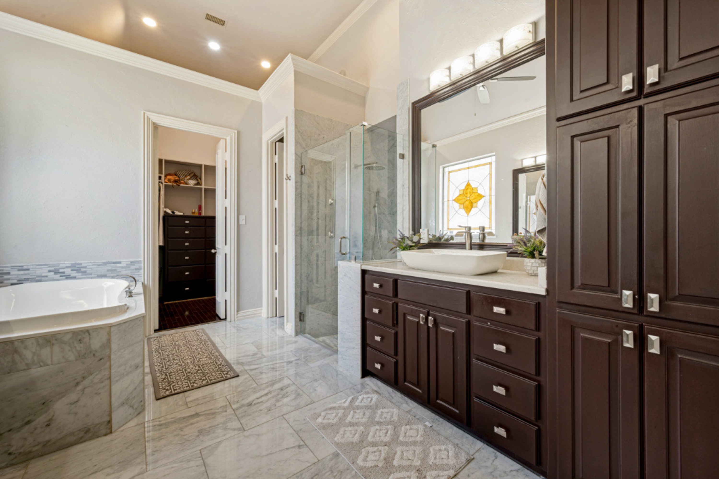  Beautiful Estate Home Located in Lakes of Somerset in Colleyville - 物件實景