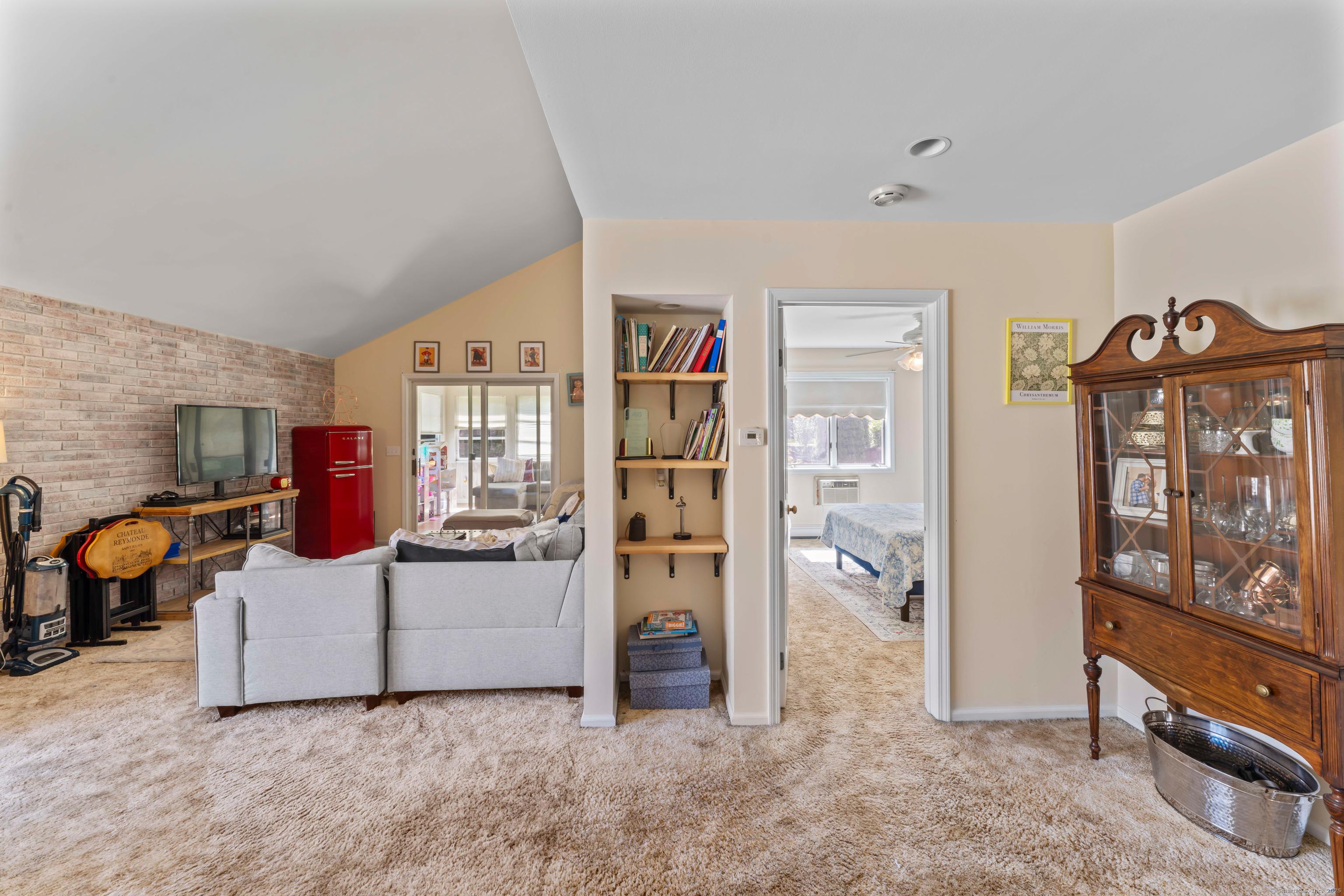Trumbull, Connecticut, 06611, United States, 4 Bedrooms Bedrooms, ,3 BathroomsBathrooms,Residential,For Sale,1937937