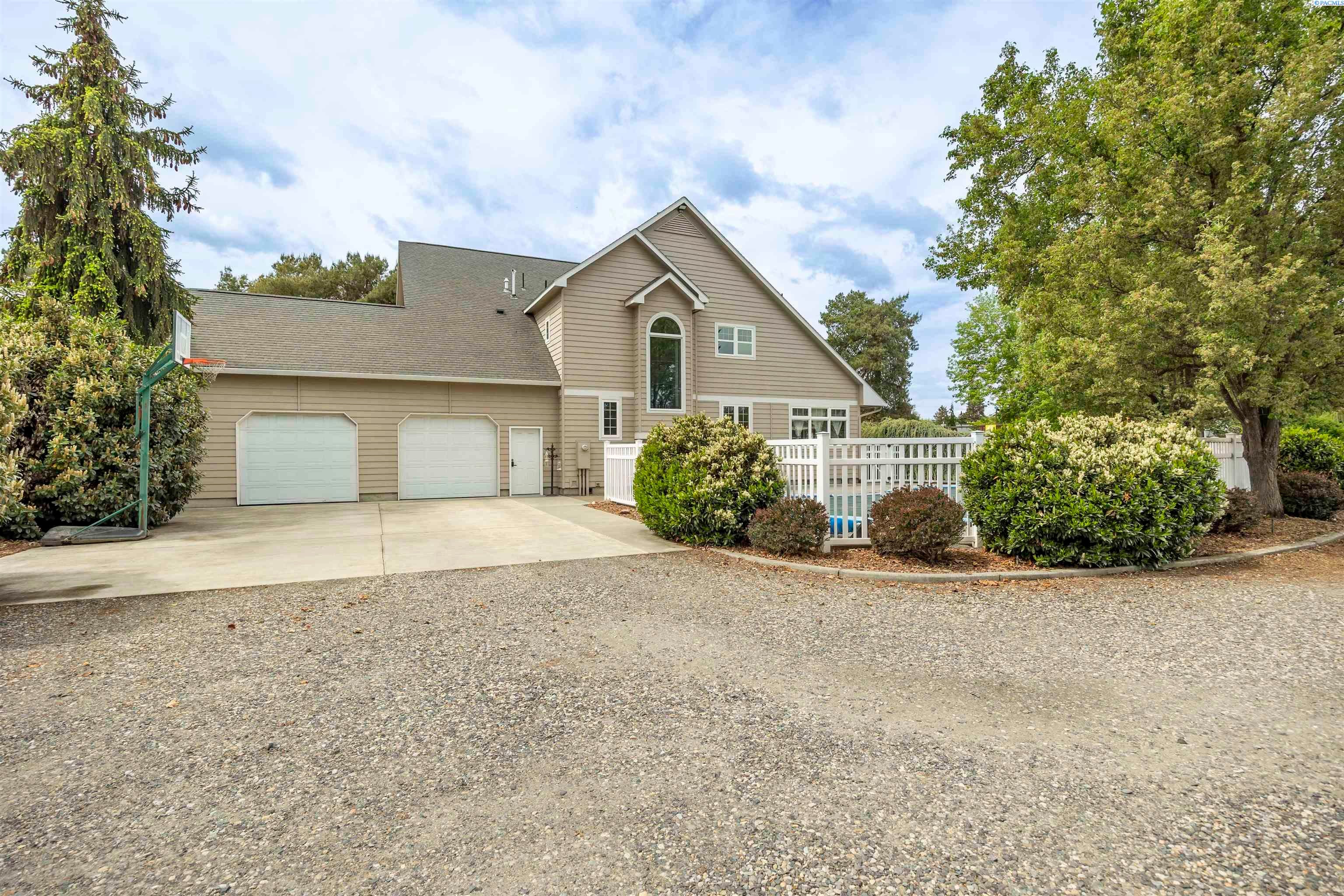 Pasco, Washington, 99301, United States, 3 Bedrooms Bedrooms, ,3 BathroomsBathrooms,Residential,For Sale,1979985