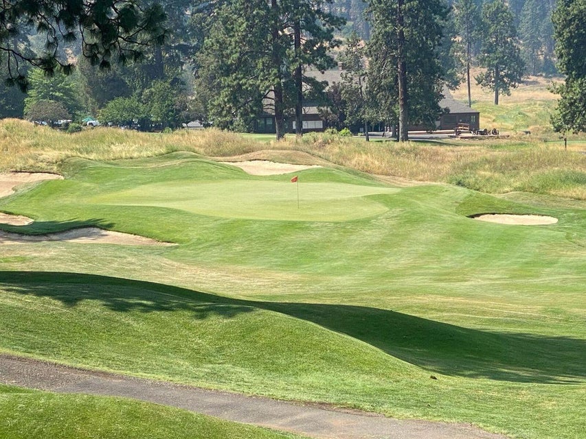 KLAMATH FALLS, Oregon, 97601, United States, 3 Bedrooms Bedrooms, ,3 BathroomsBathrooms,Residential,For Sale,1973852