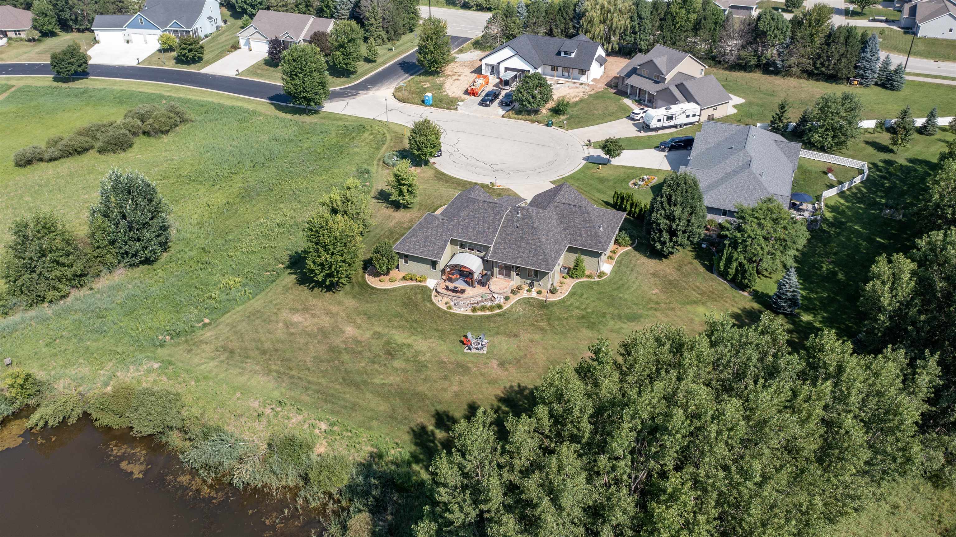 Appleton, Wisconsin, 54913, United States, 5 Bedrooms Bedrooms, ,4 BathroomsBathrooms,Residential,For Sale,1927956