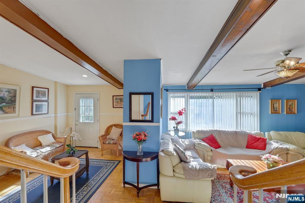 Oakland, New Jersey, 07436, United States, 2 Bedrooms Bedrooms, ,2 BathroomsBathrooms,Residential,For Sale,1988173